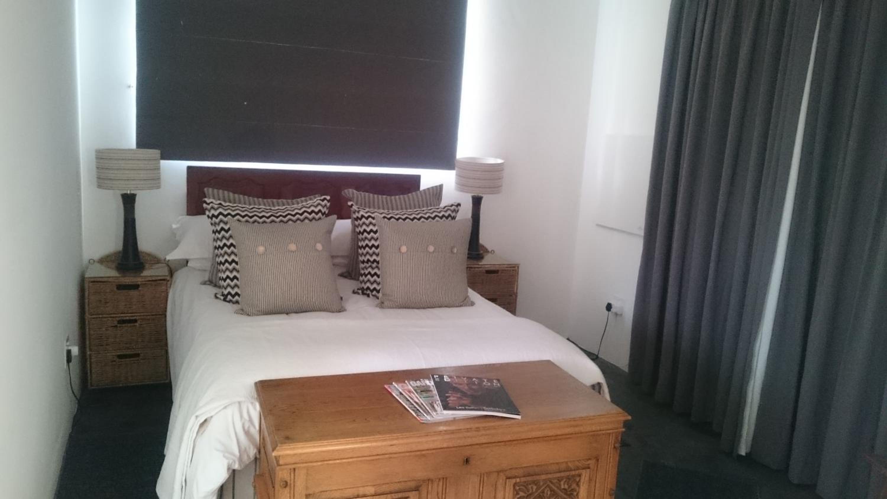 One-Bedroom Apartment - Photo 9