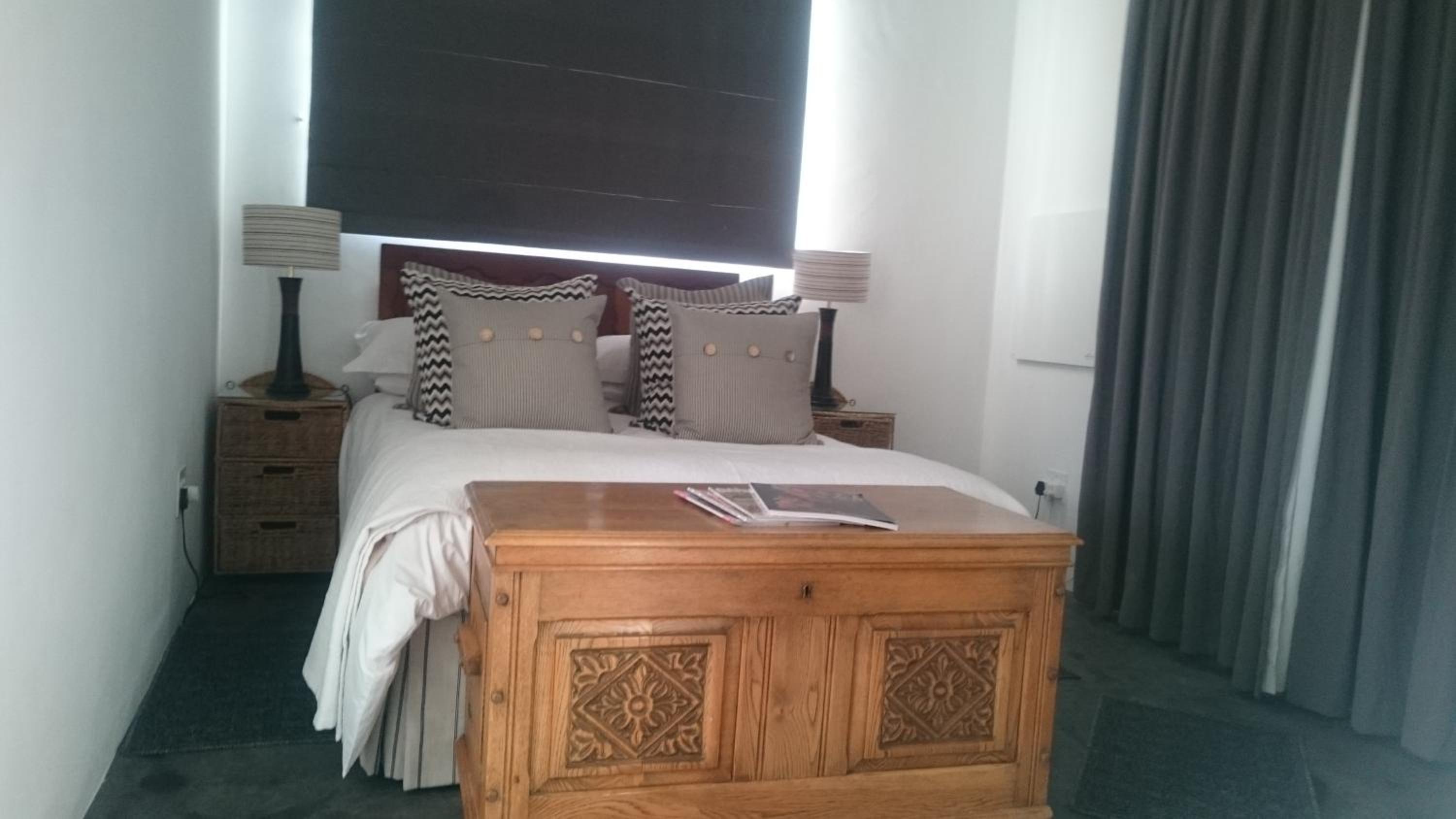 One-Bedroom Apartment - Photo 8