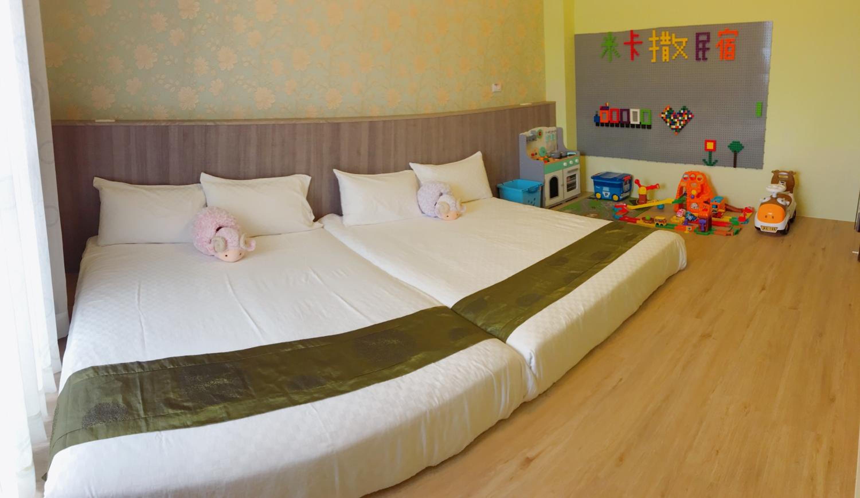 Quadruple Room with Private Bathroom photo 3