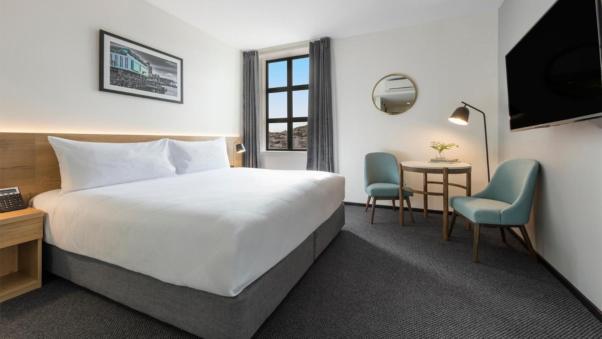 Hotel Room with City View  - Photo 6
