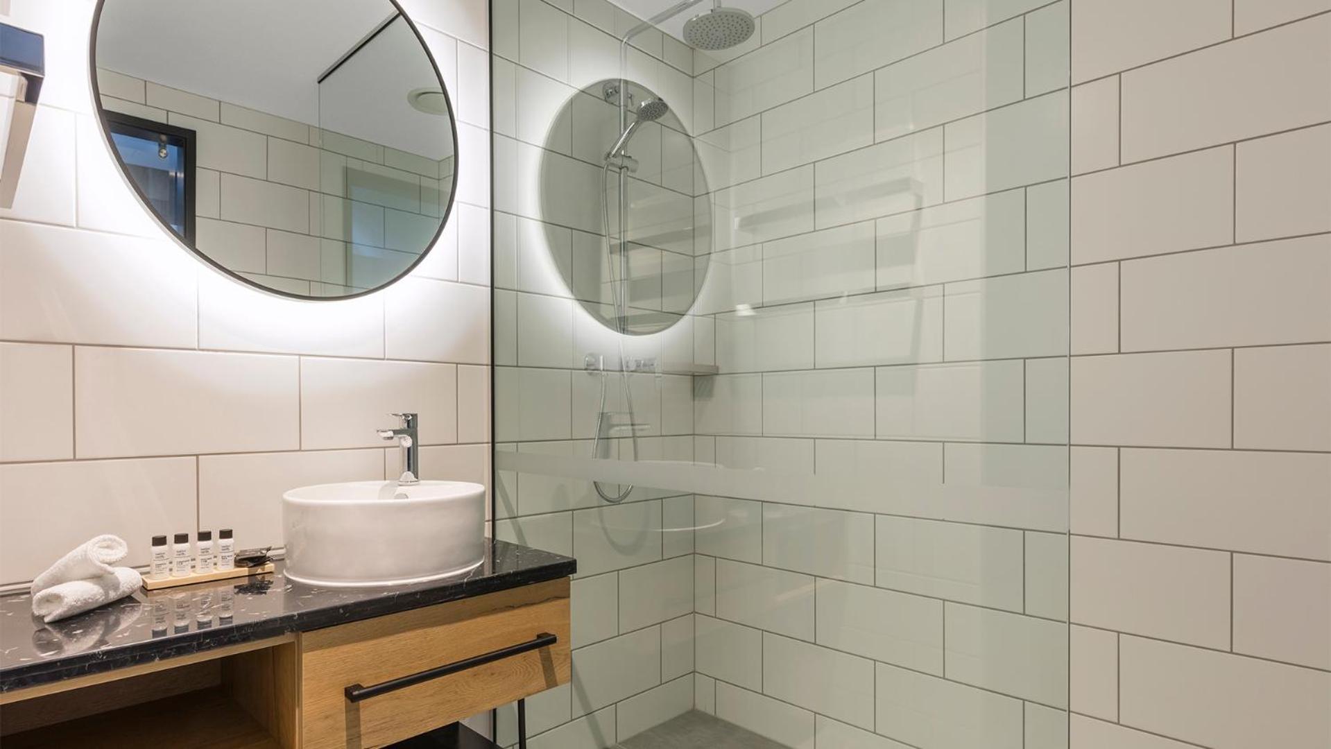 Studio Apartment - Photo 3