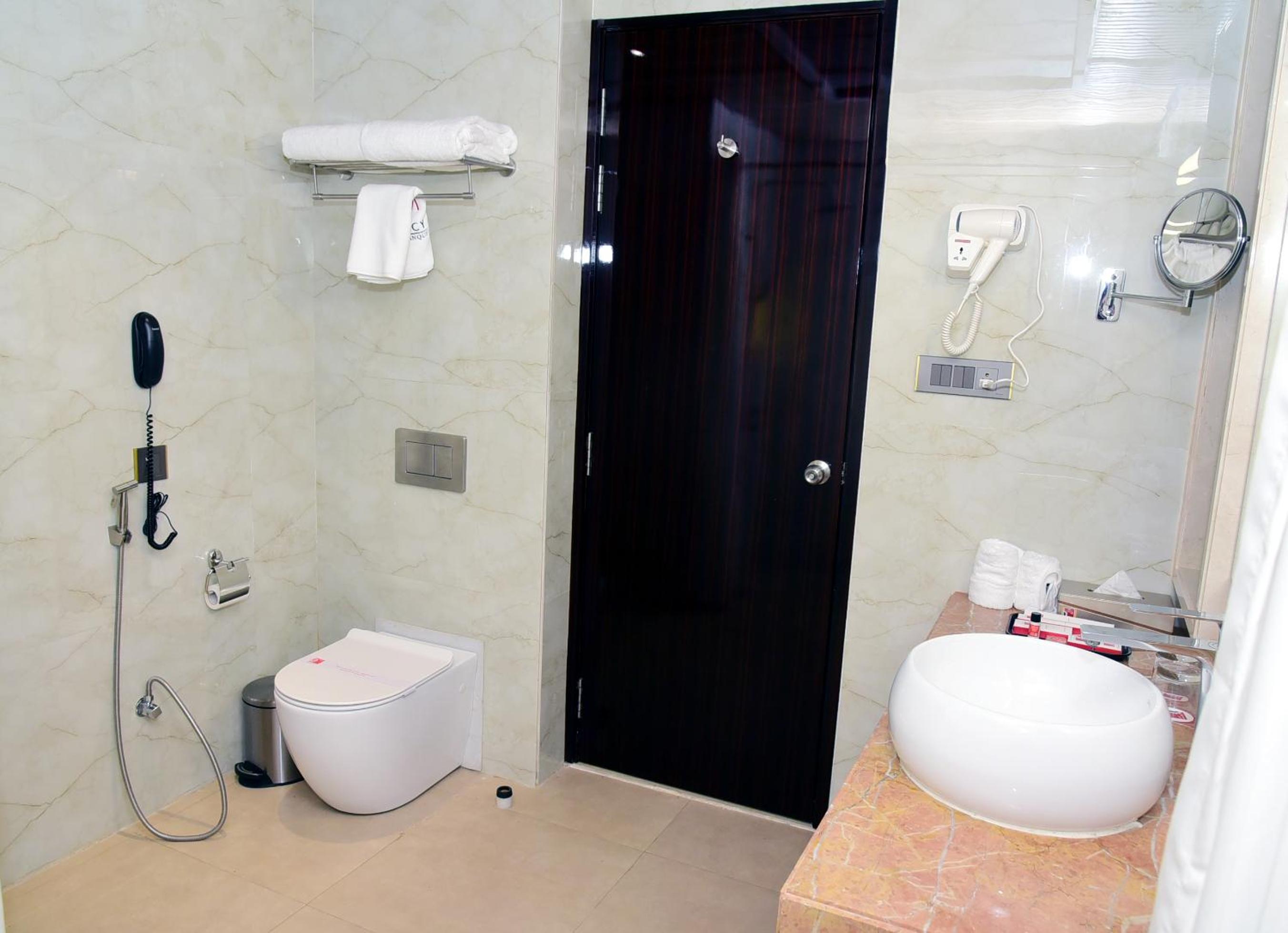 Deluxe Room - Photo 8