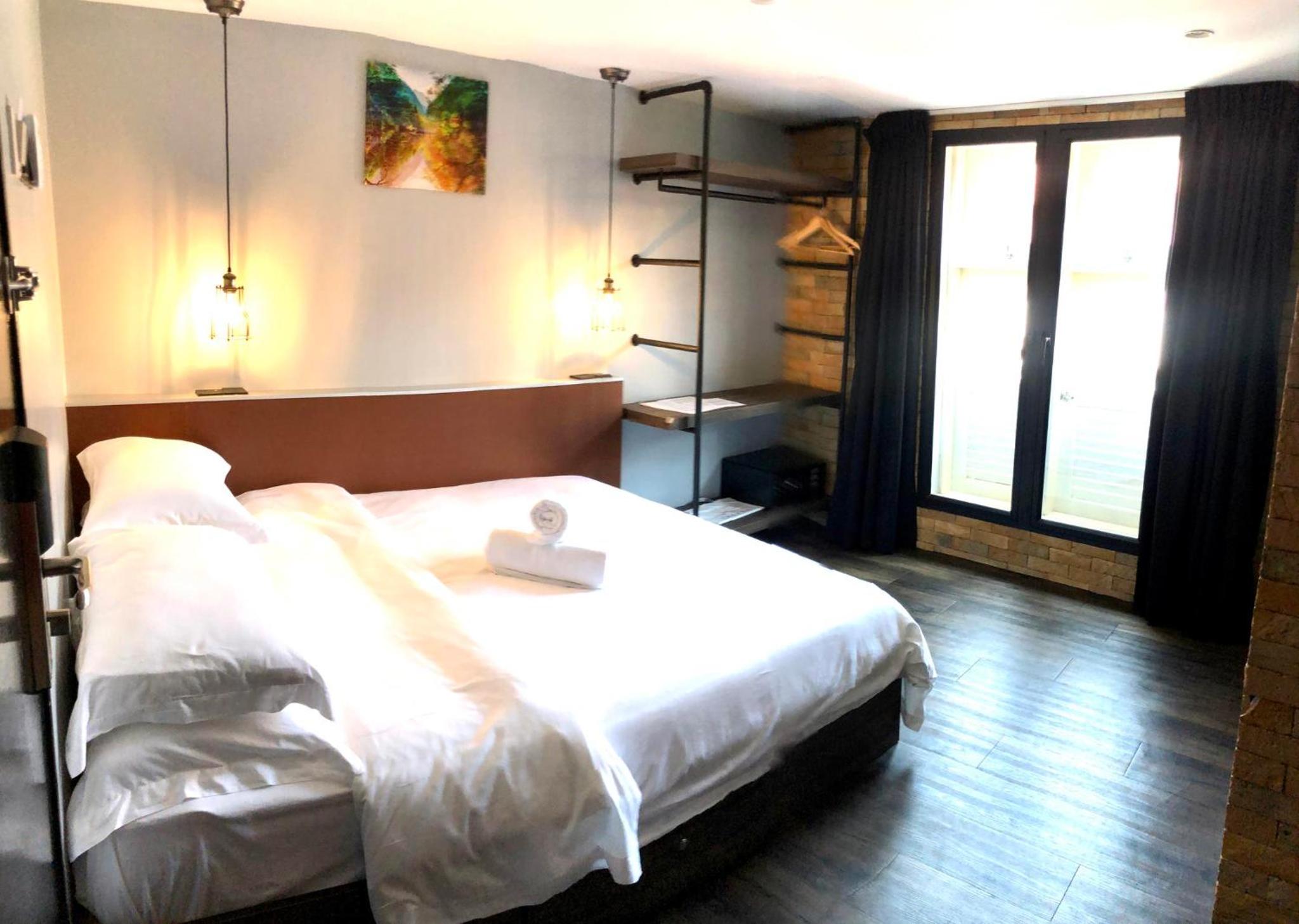Deluxe Queen Room - Photo 4