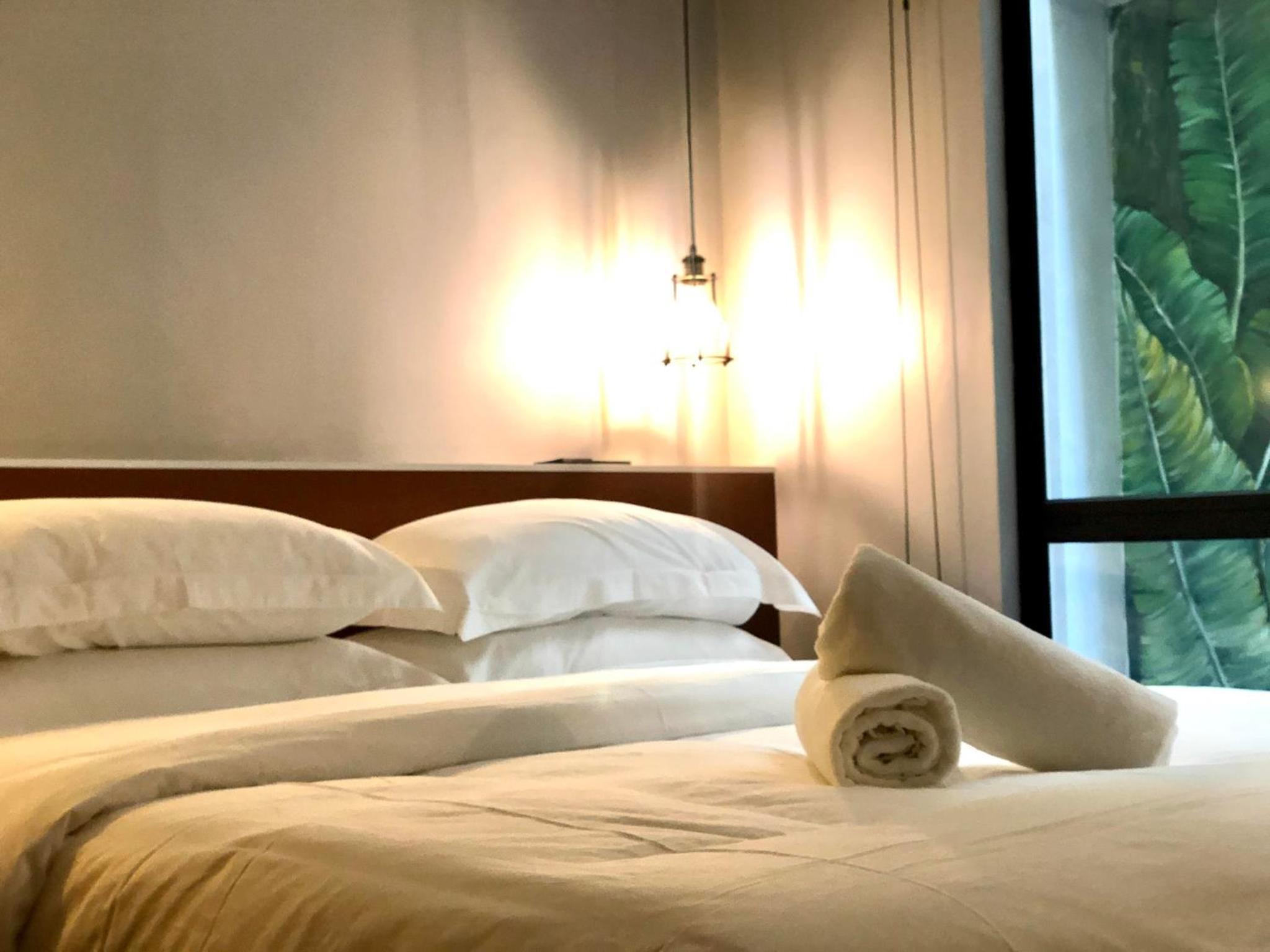 Deluxe King Room - Photo 5