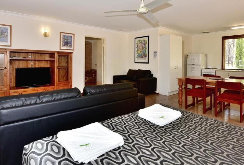 Premiers Suite 2 Bedroom  1 Unit - Pet Friendly  - Photo 1