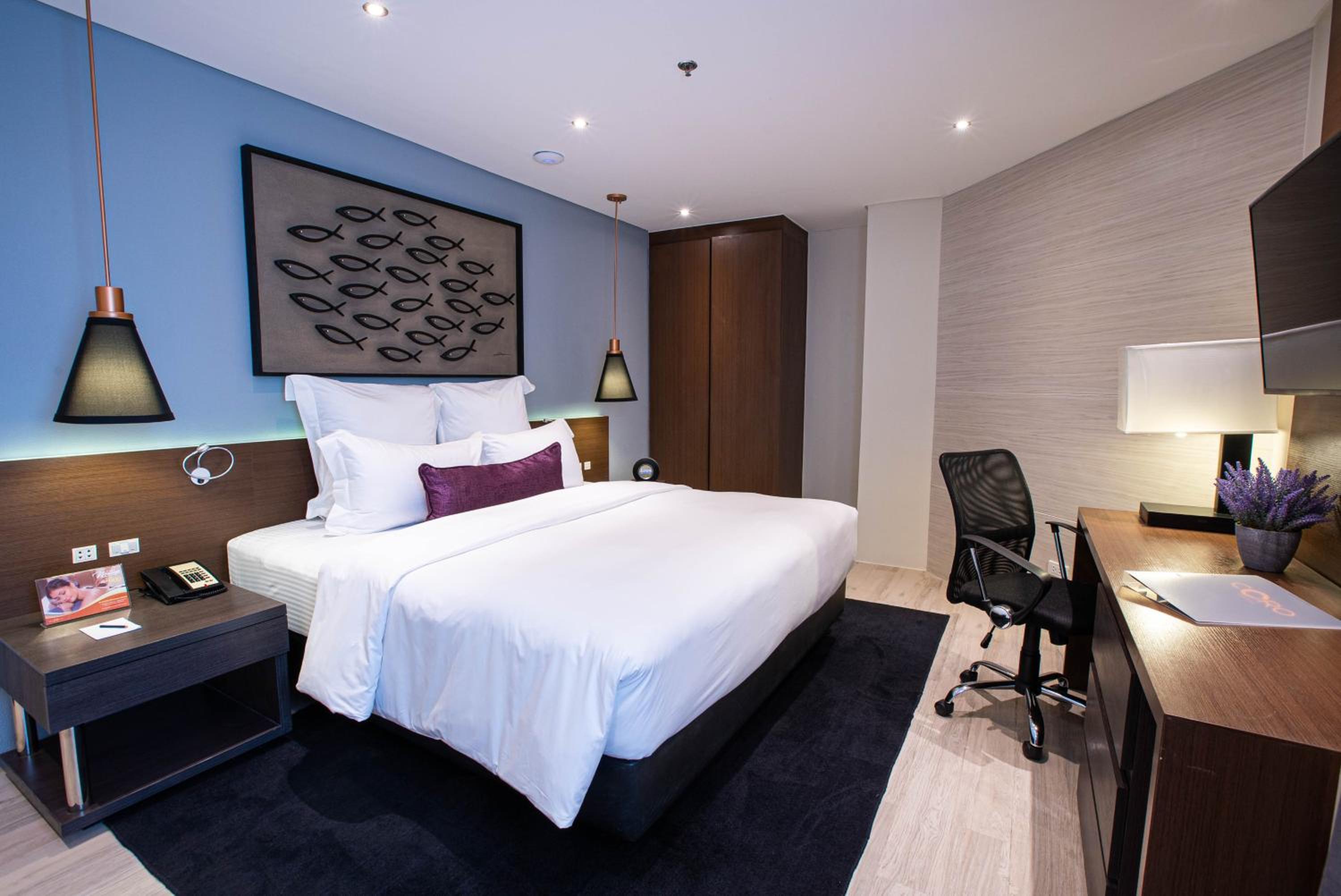 Adagio Deluxe King Room - Photo 4