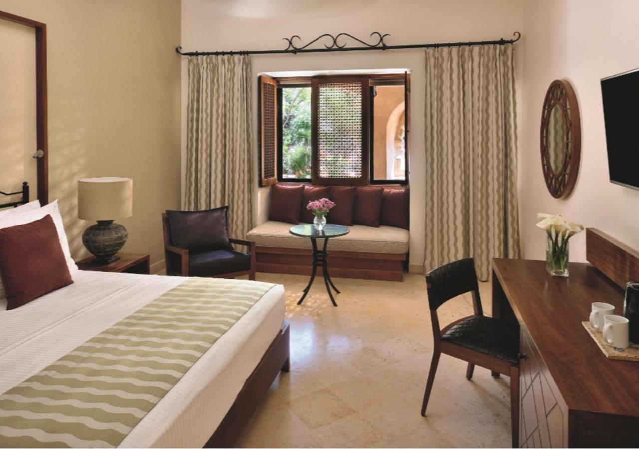 Classic 1 King Bed