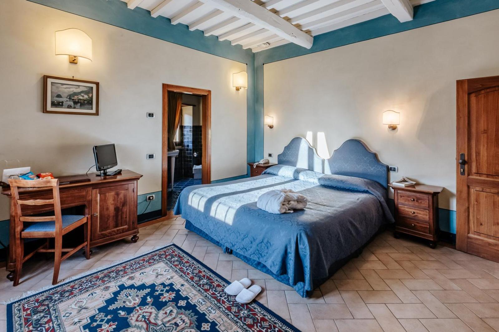 Deluxe Double Room - Photo 10