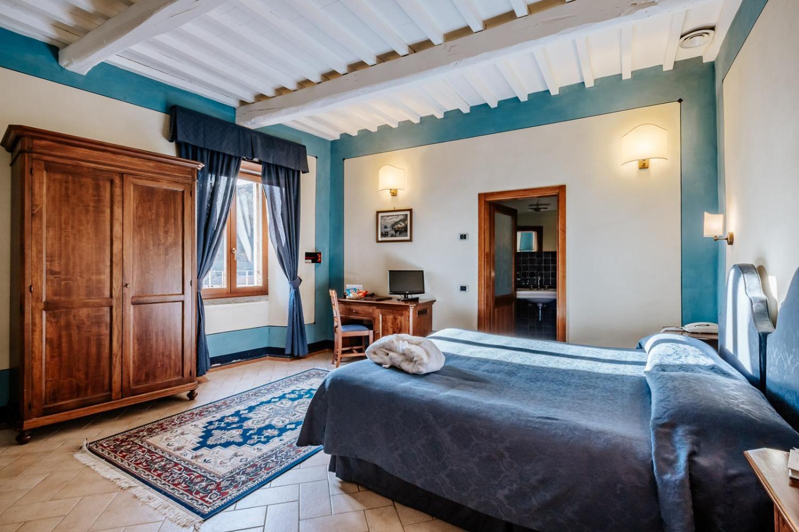 Deluxe Double Room - Photo 8