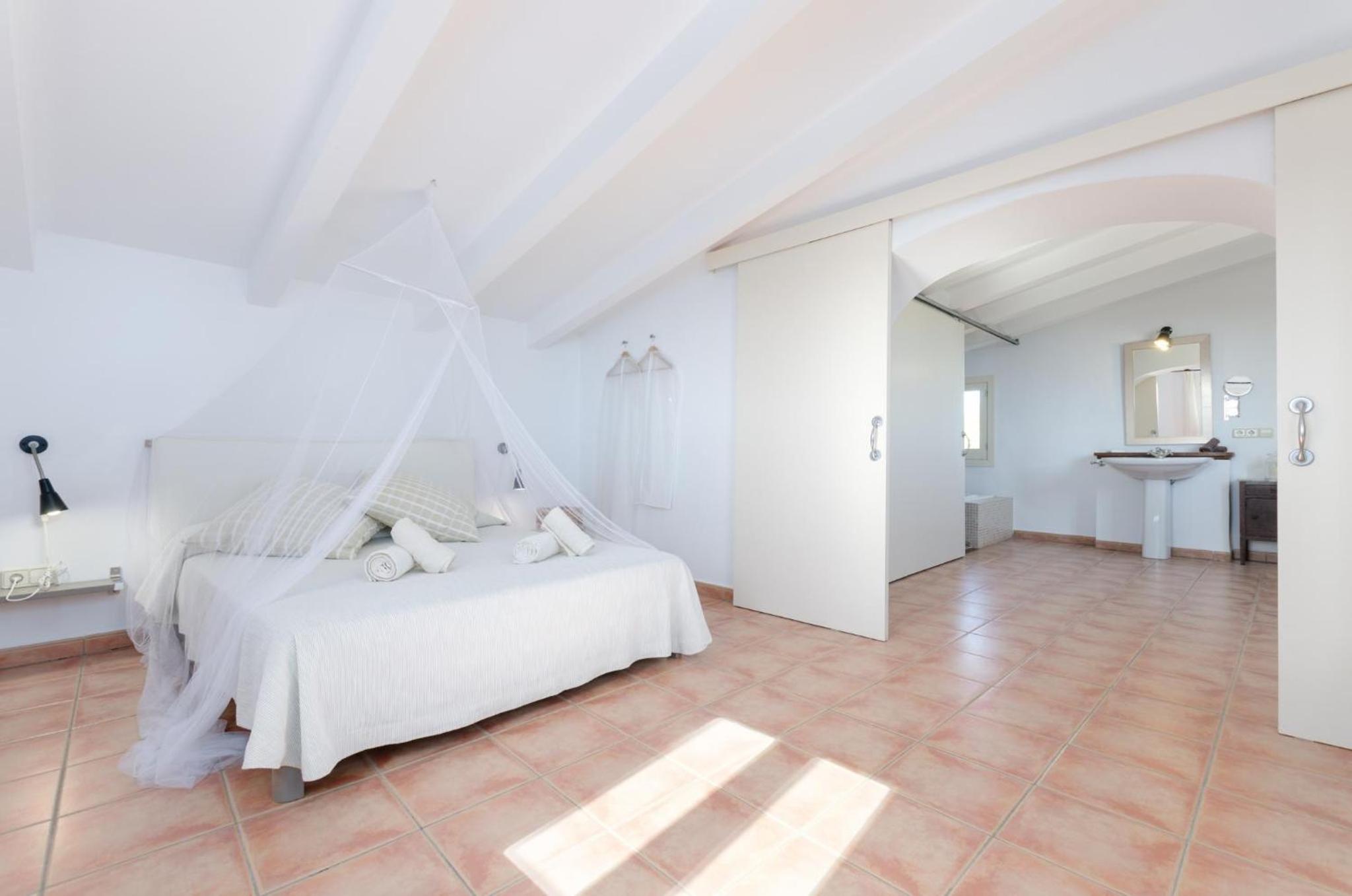 Three-Bedroom Villa photo 3