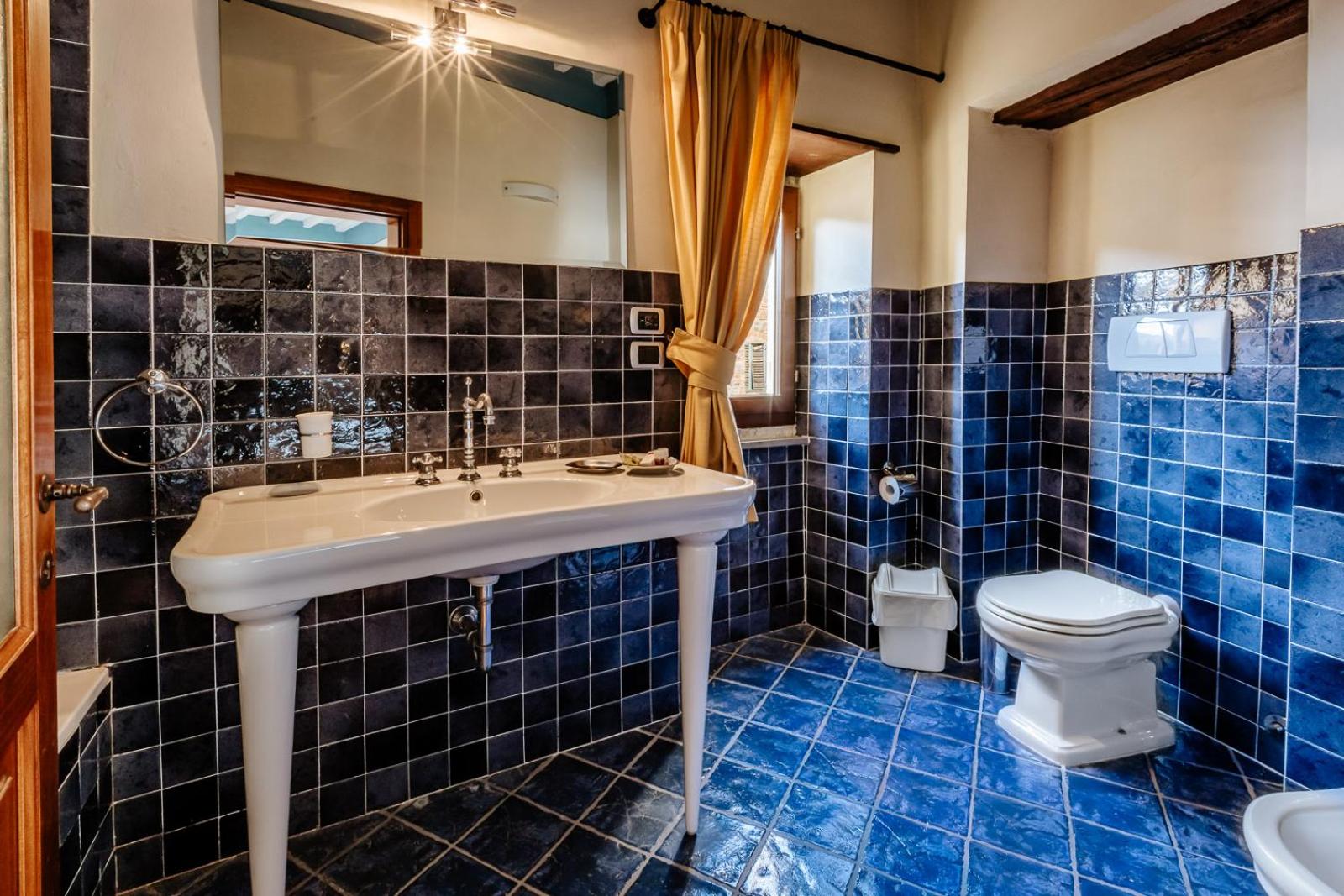 Deluxe Double Room - Photo 7