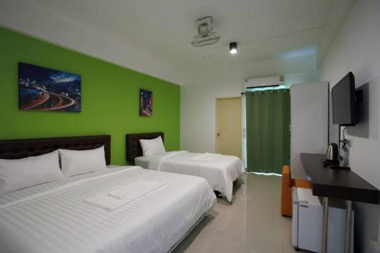 Deluxe Triple Room photo 3