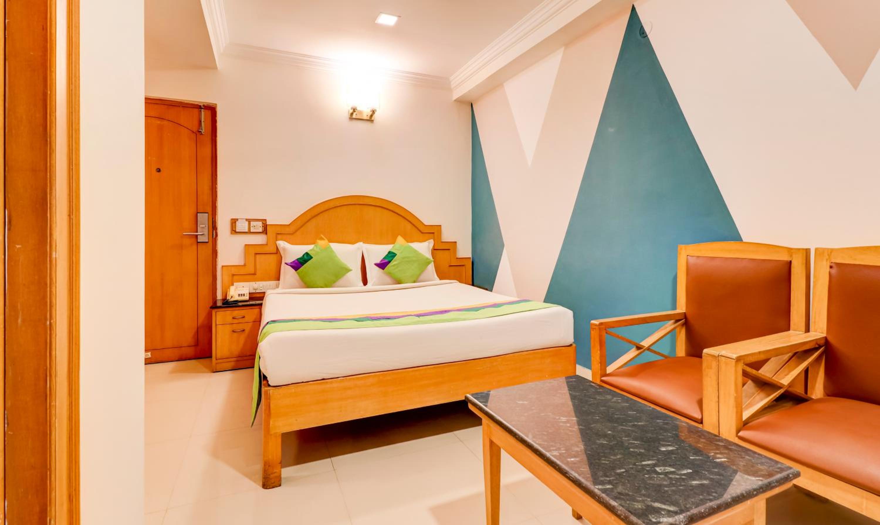 Deluxe Double or Twin Room