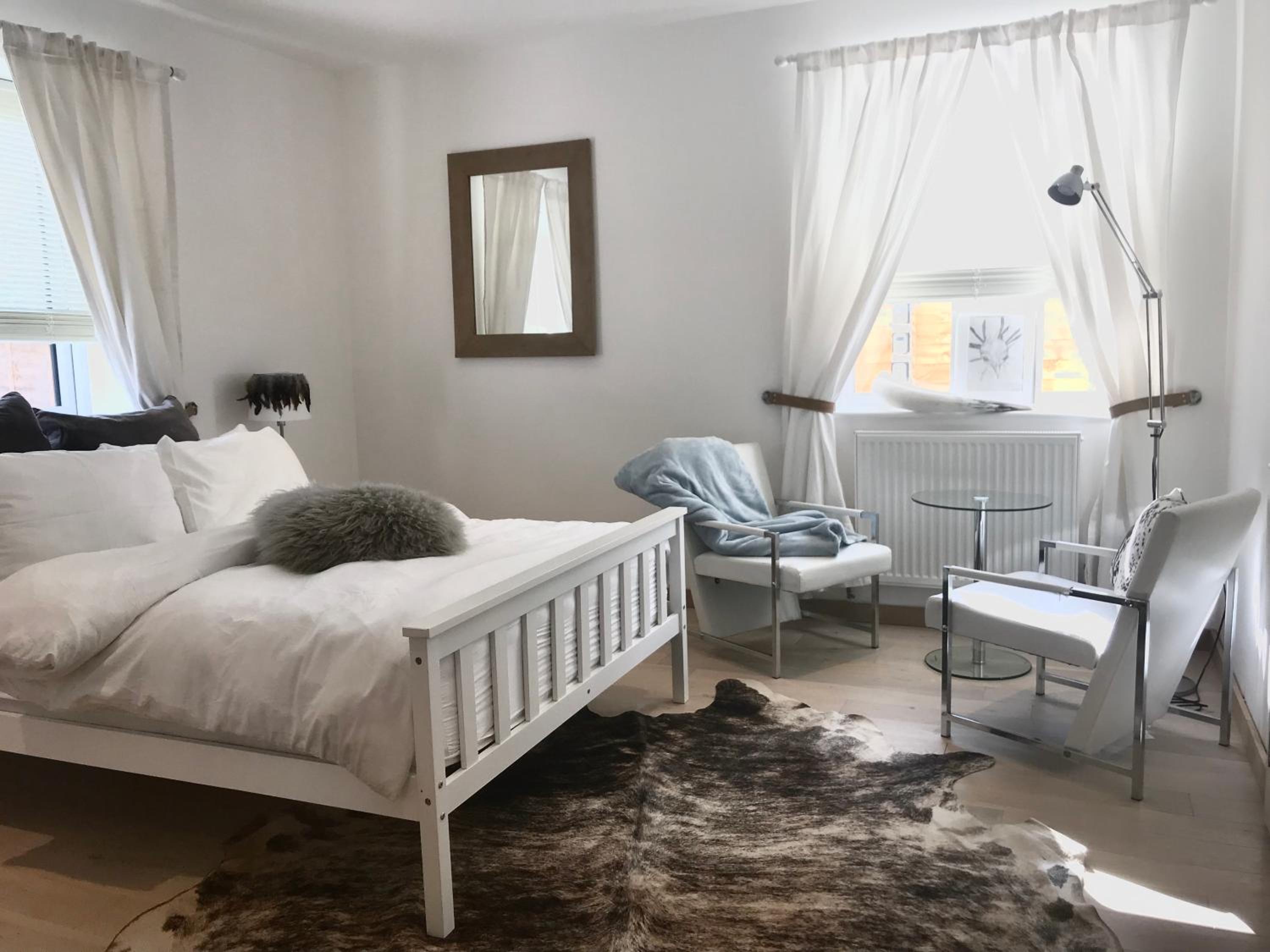 Deluxe King Suite photo 2