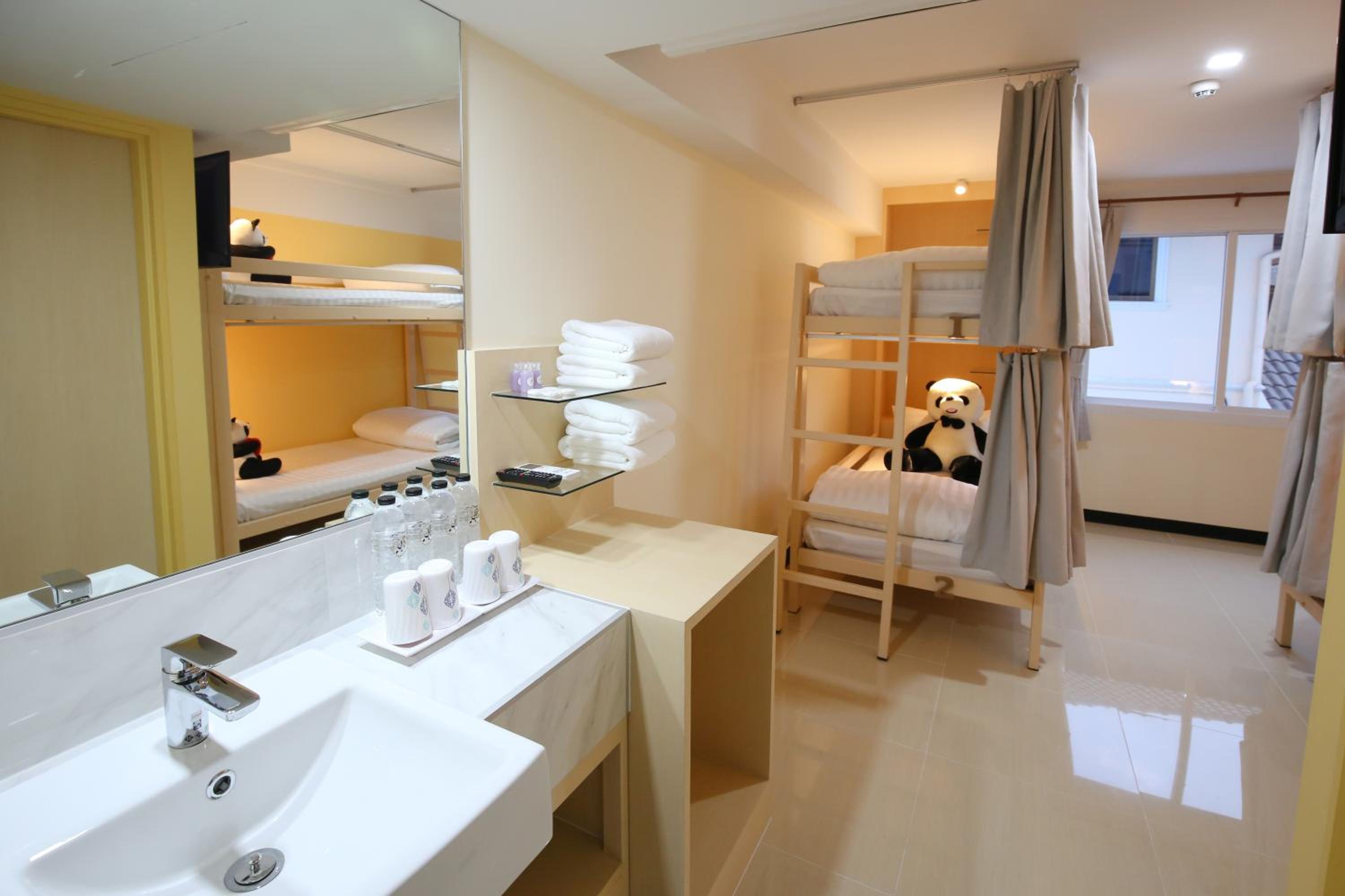 Family Room with Private Bathroom - Photo 1
