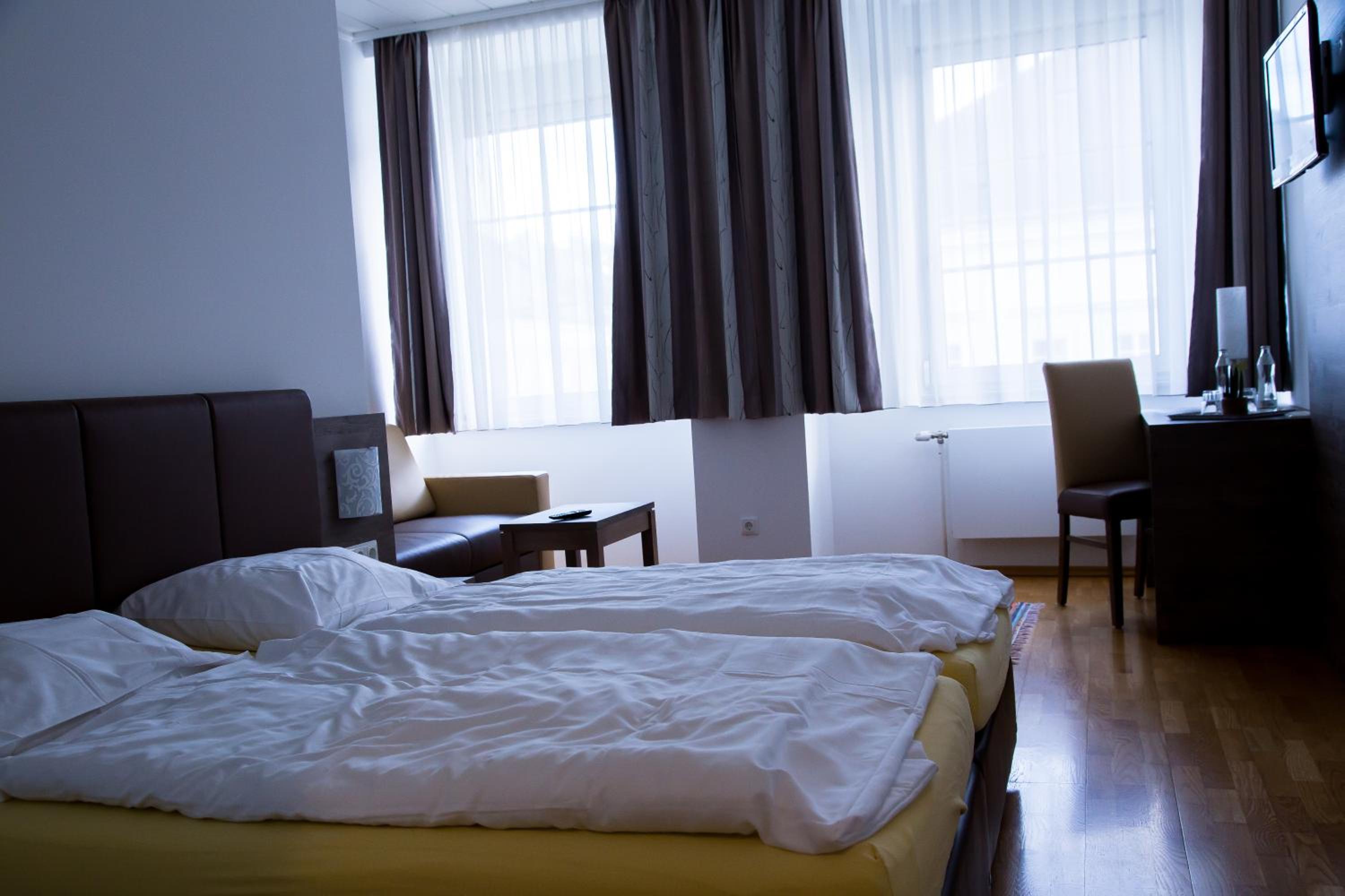 Double Room - Photo 4