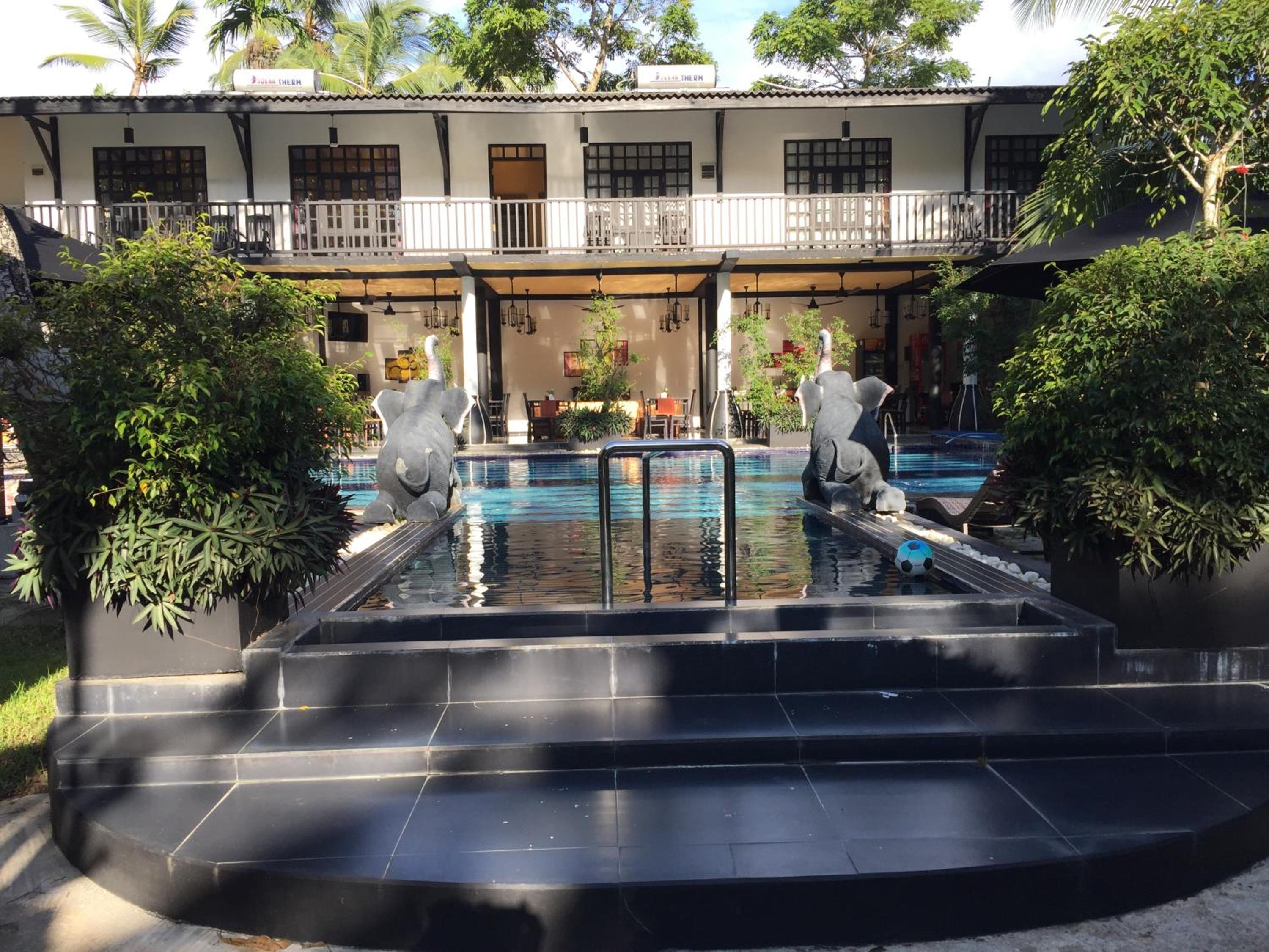 Superior Deluxe Cabana photo 2
