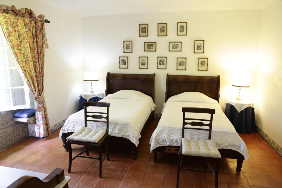 Five-Bedroom House photo 2