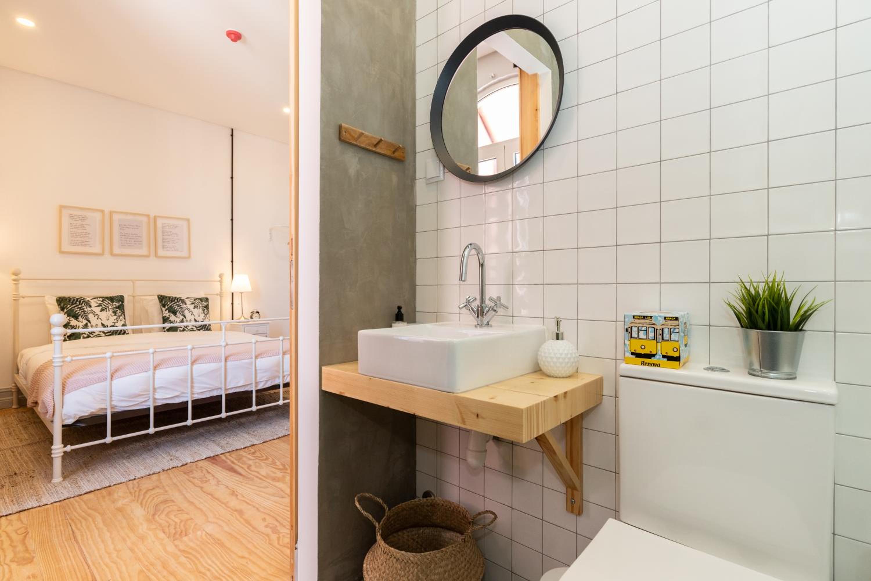 Deluxe Suite - Photo 5