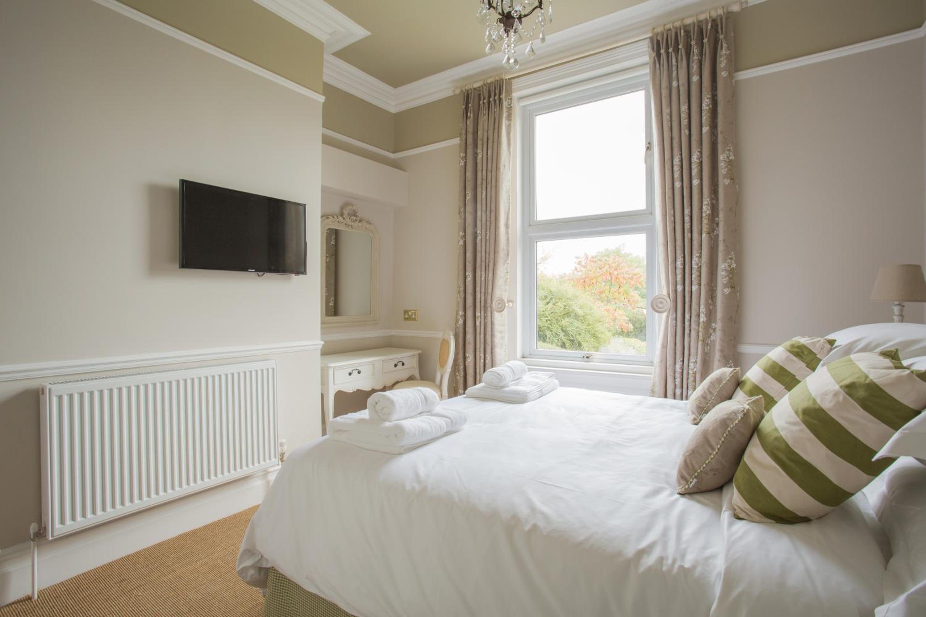 Small King Room photo 2