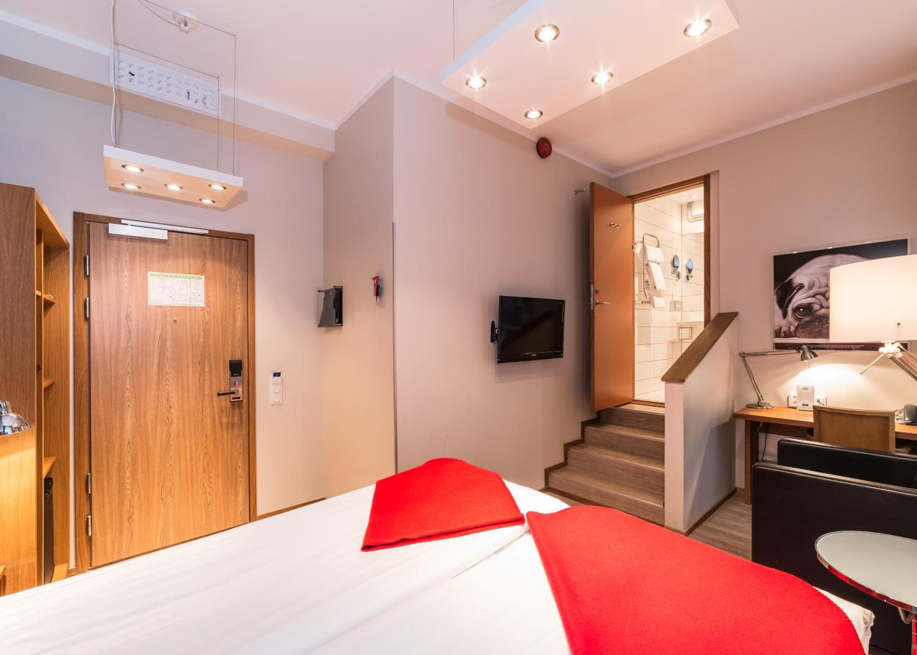 Standard Double Room - Photo 1