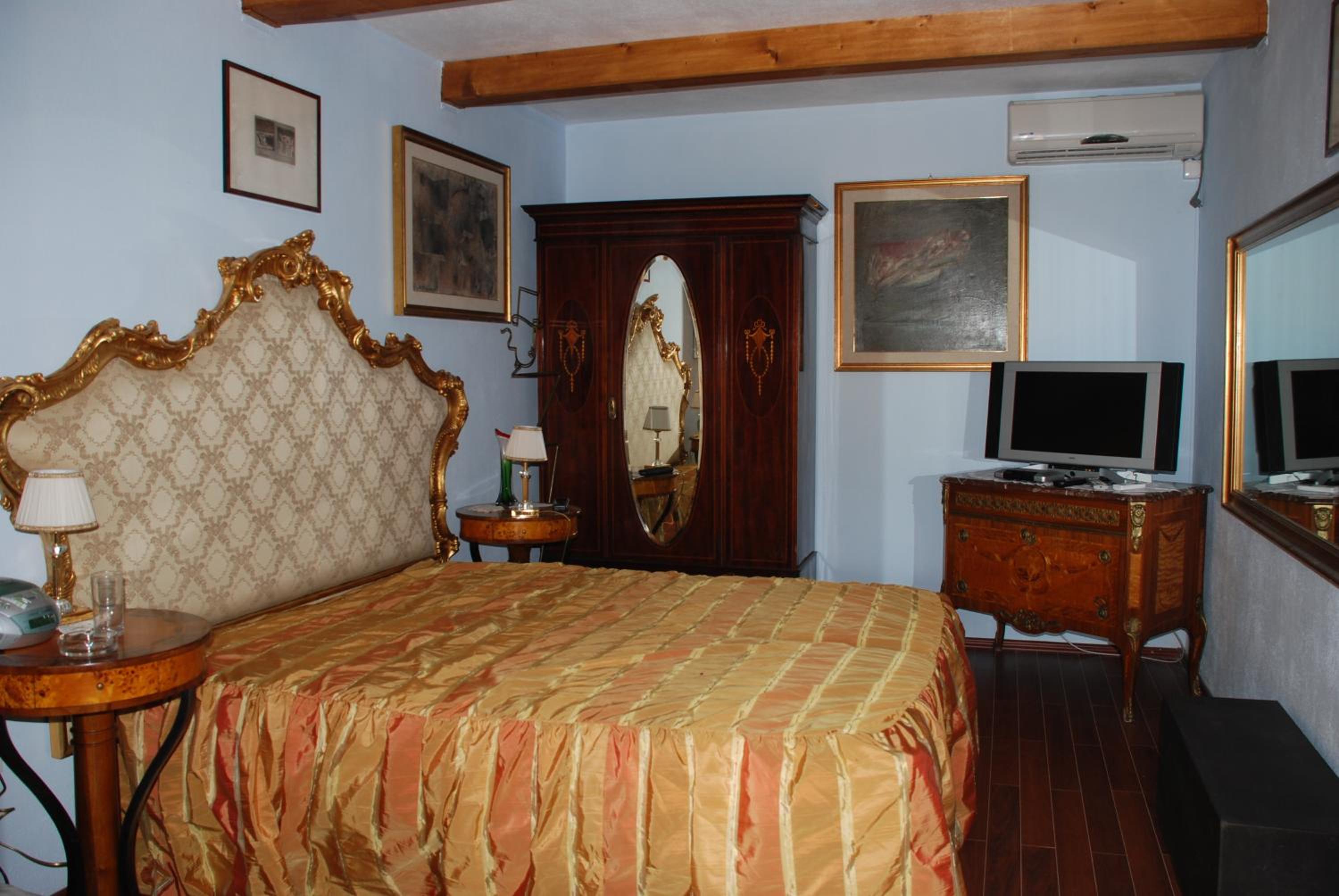 Standard Double Room - Photo 3