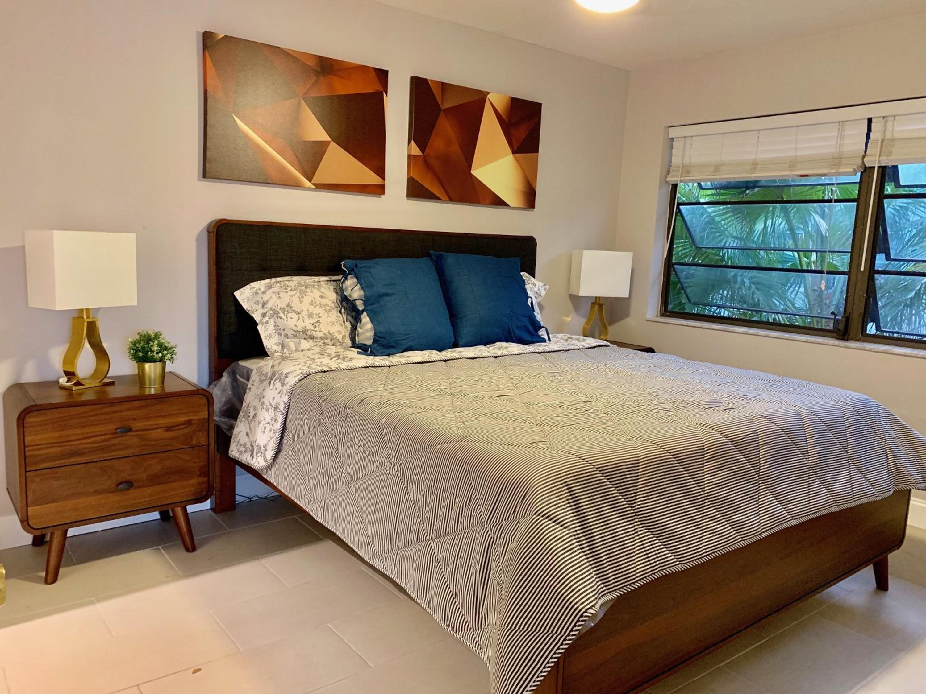 Premium Two Bedroom Two Bath Family Suite w/ Kitchen and Sofa Bed - Photo 21
