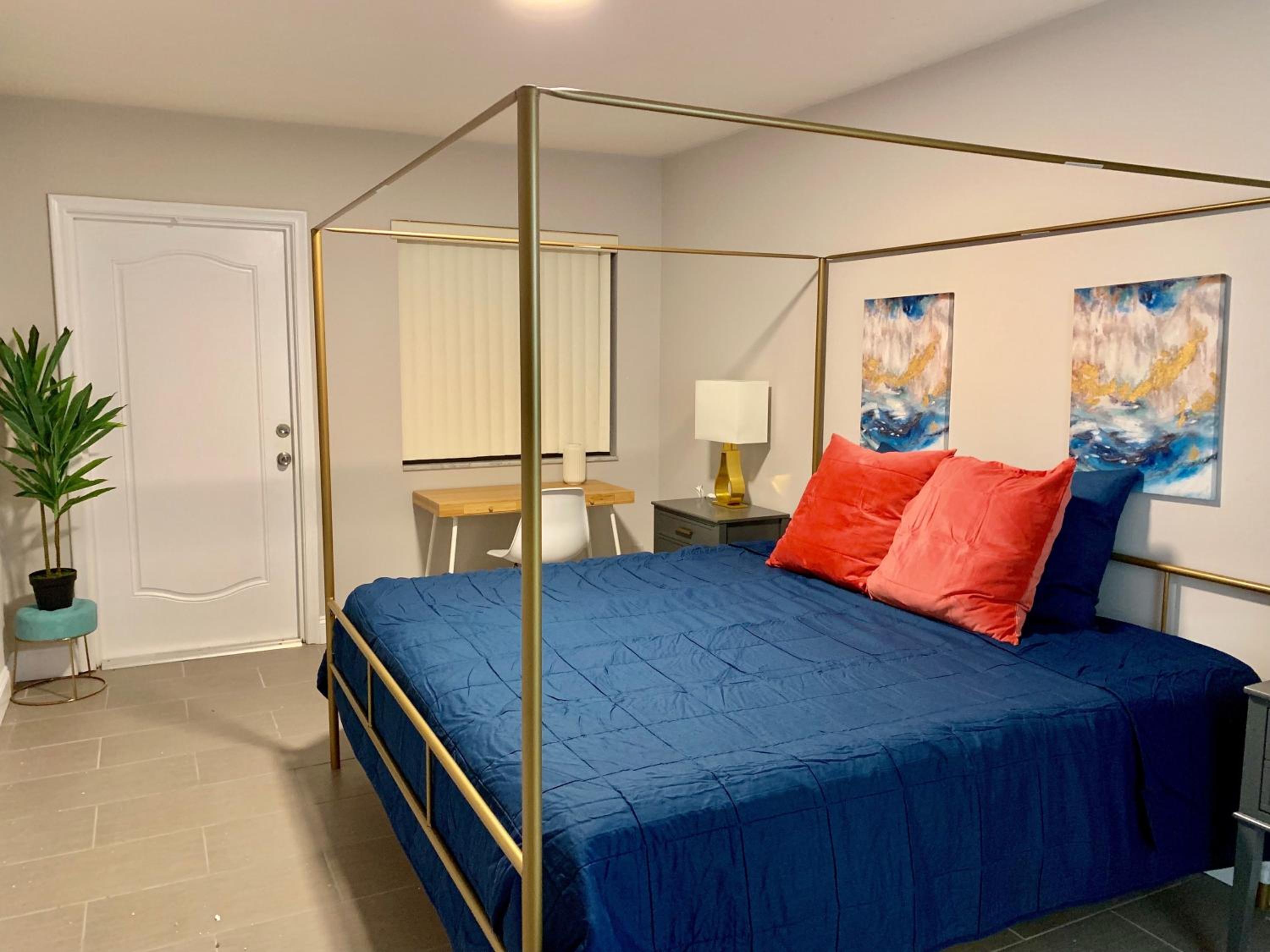 Premium Two Bedroom Two Bath Family Suite w/ Kitchen and Sofa Bed - Photo 30