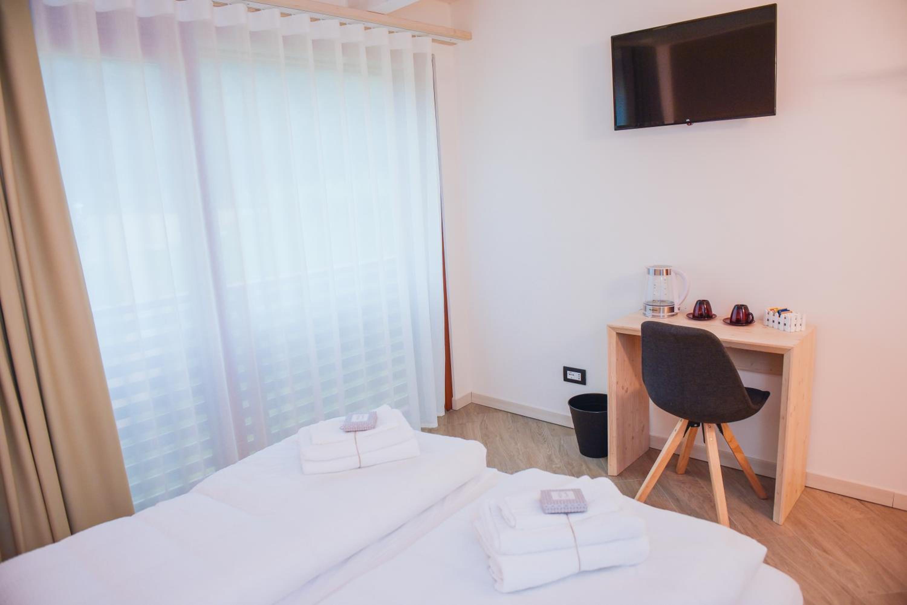 Deluxe Room - Photo 3