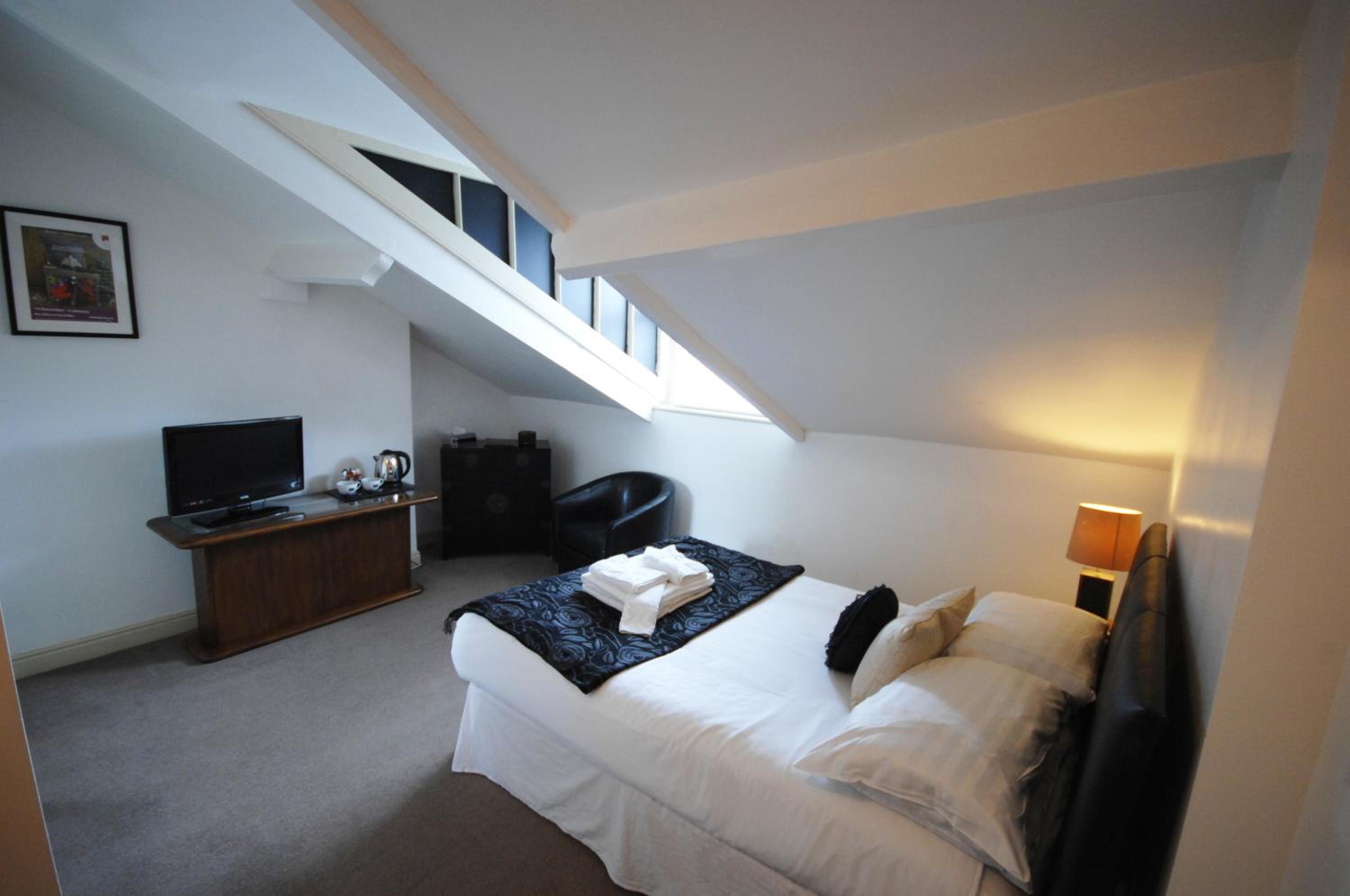 Small Double Room - Photo 3