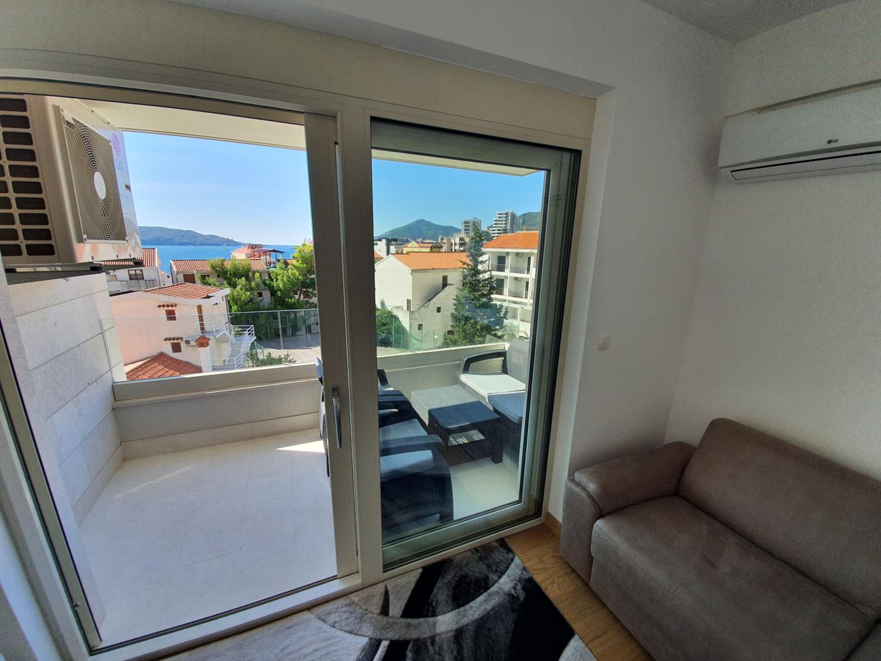Apartment with Sea View photo 2