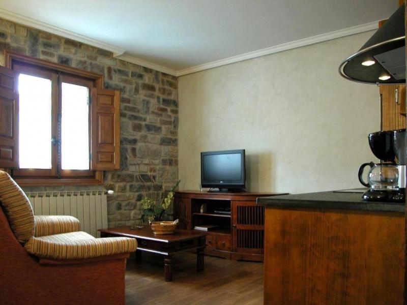 One-Bedroom Apartment photo 2