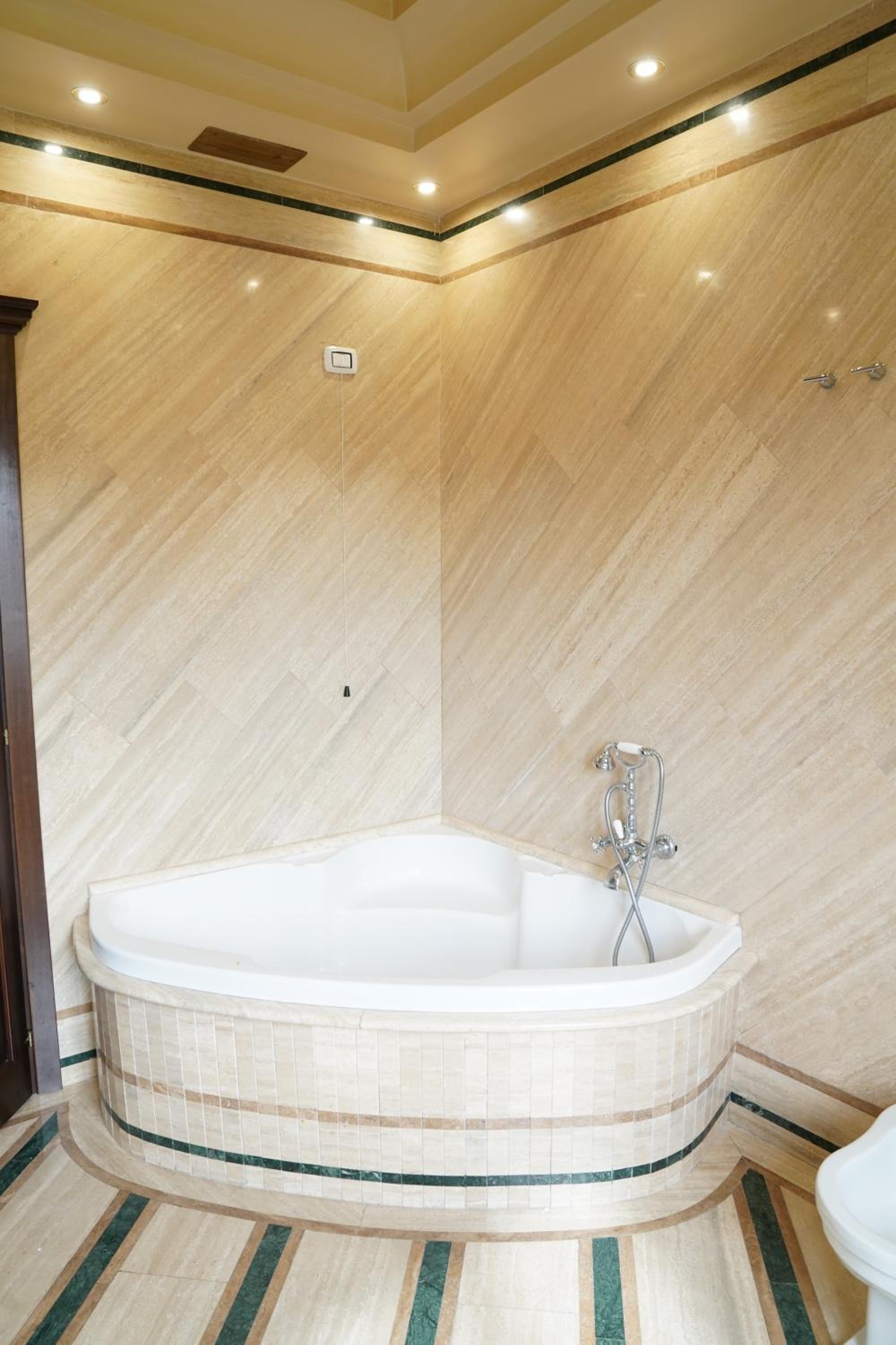 Quadruple Room with Private External Bathroom photo 2
