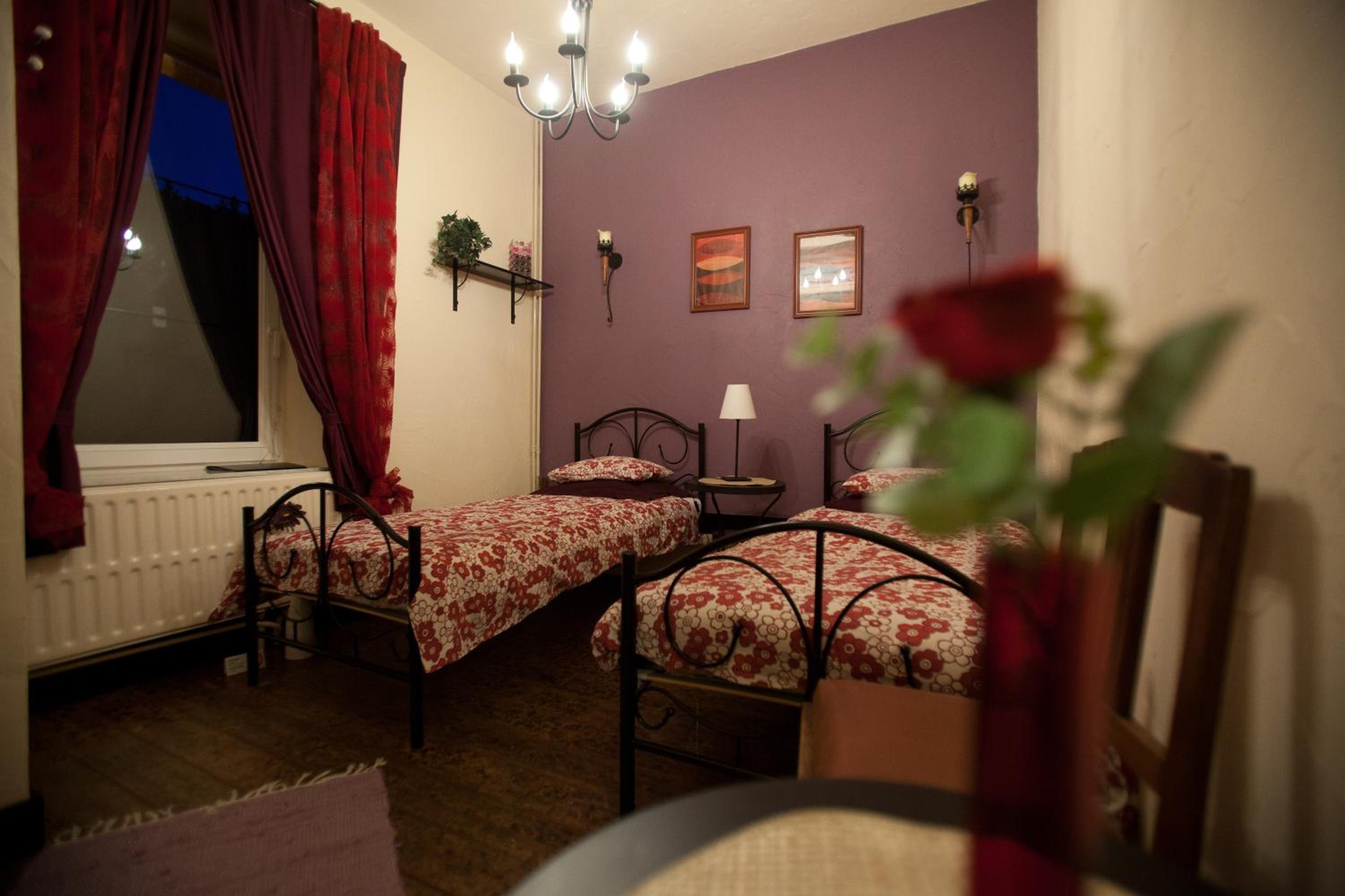 Small Twin Room with 2 Twin Beds photo 1