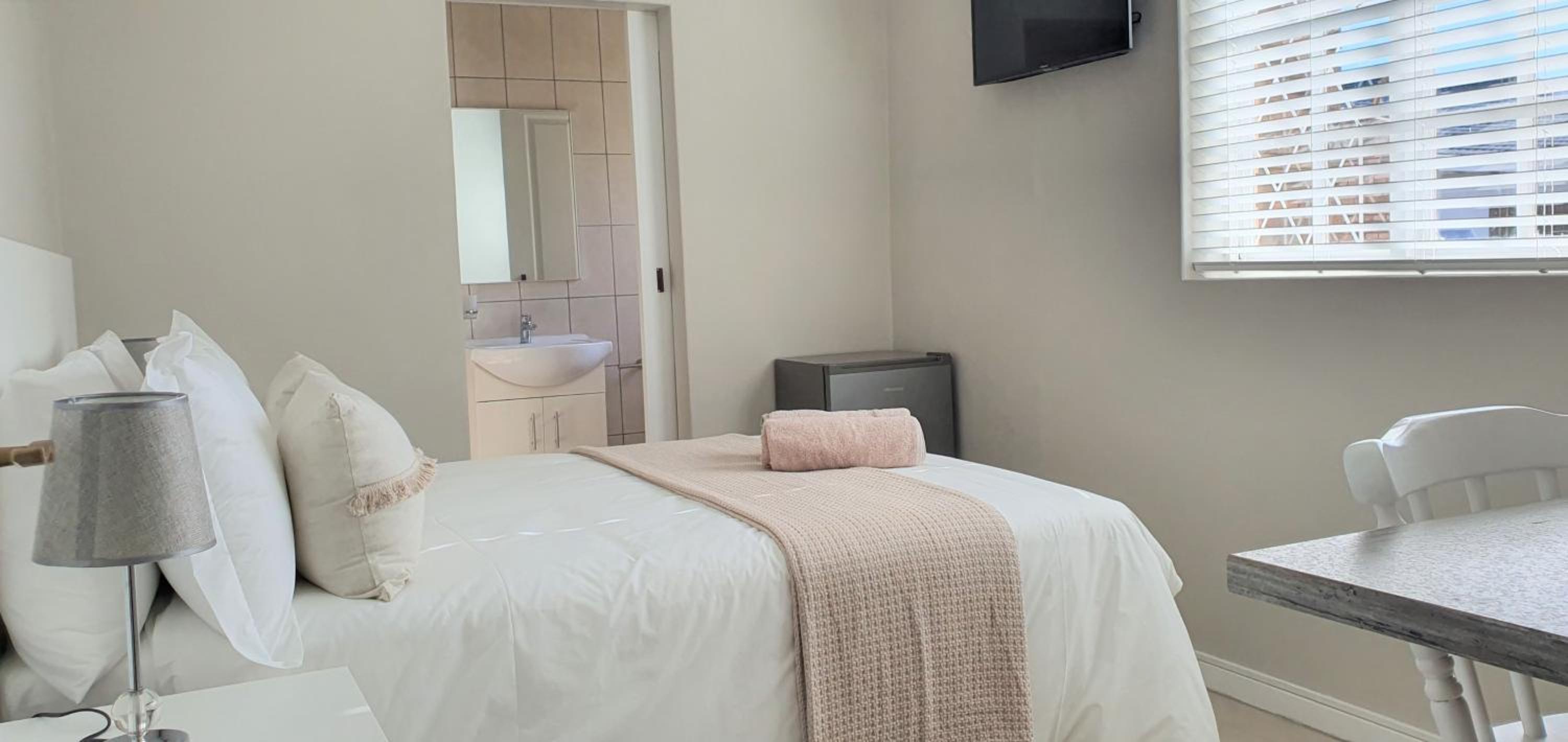 Standard Double Room - Photo 2