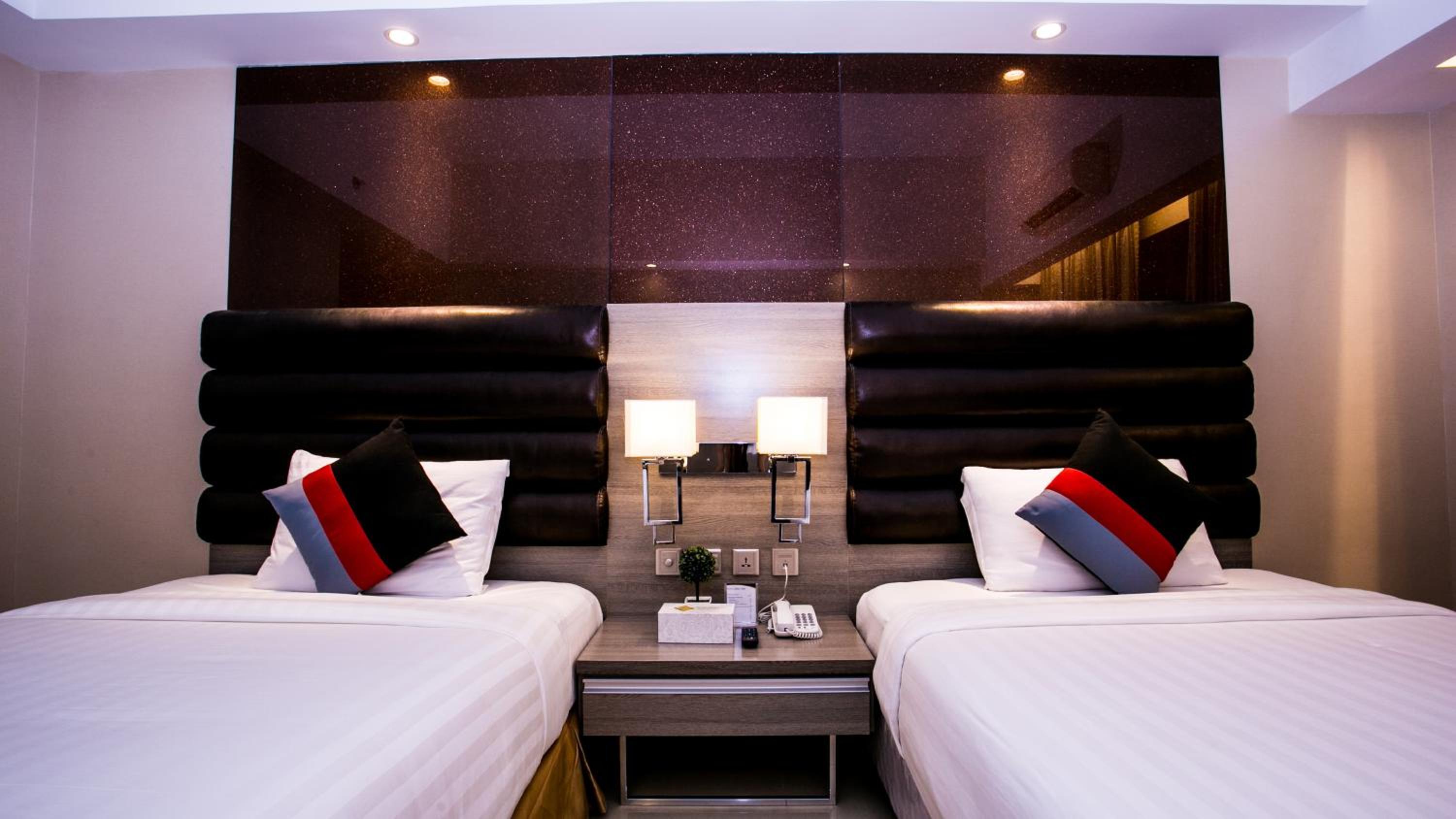 Family Room - Photo 6