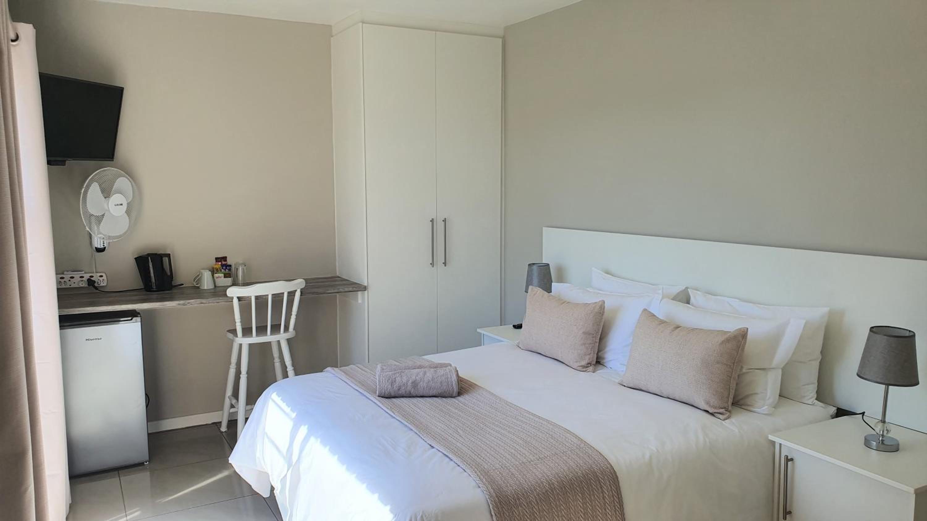 Queen Room with Sea View