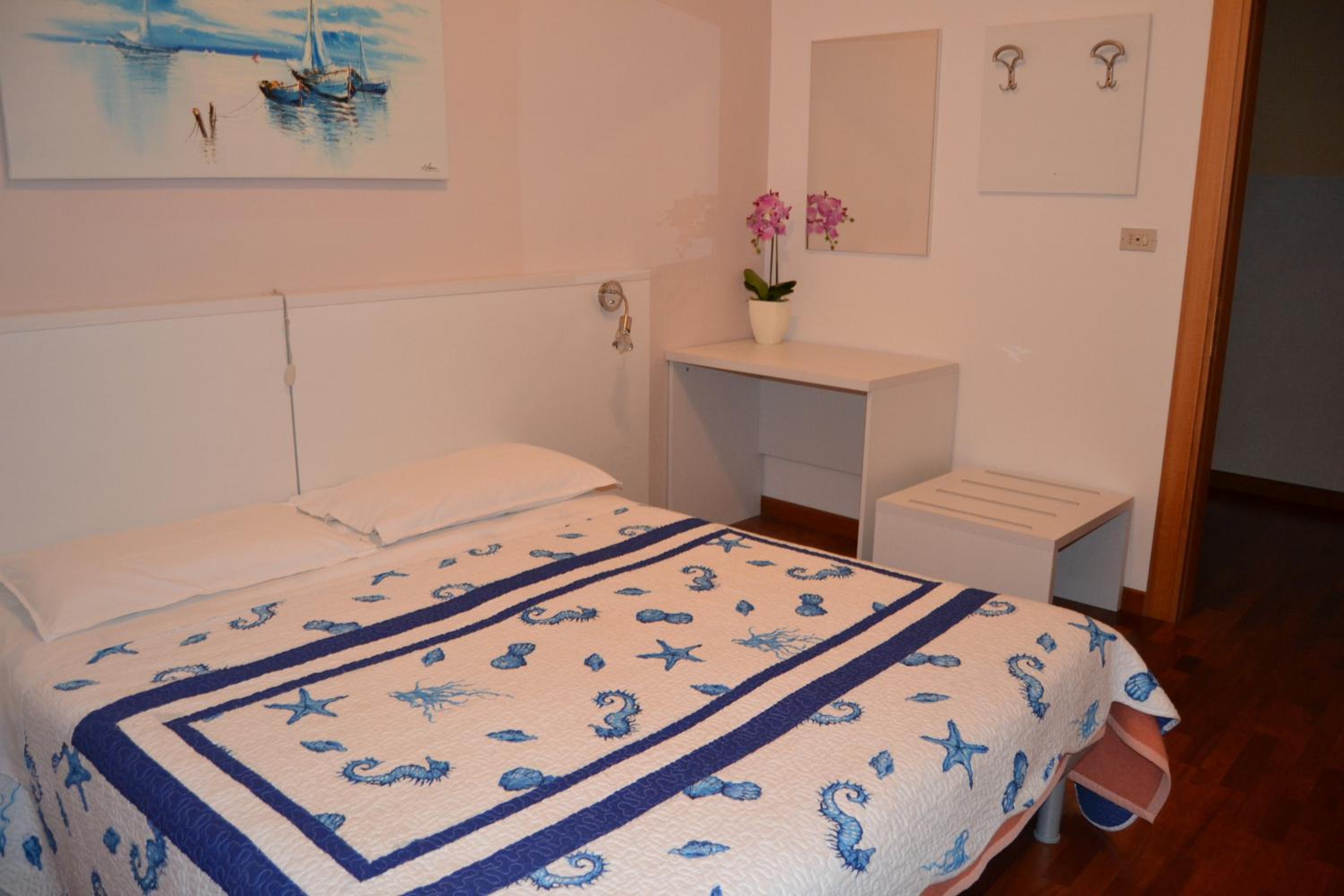 Double or Twin Room - Photo 1
