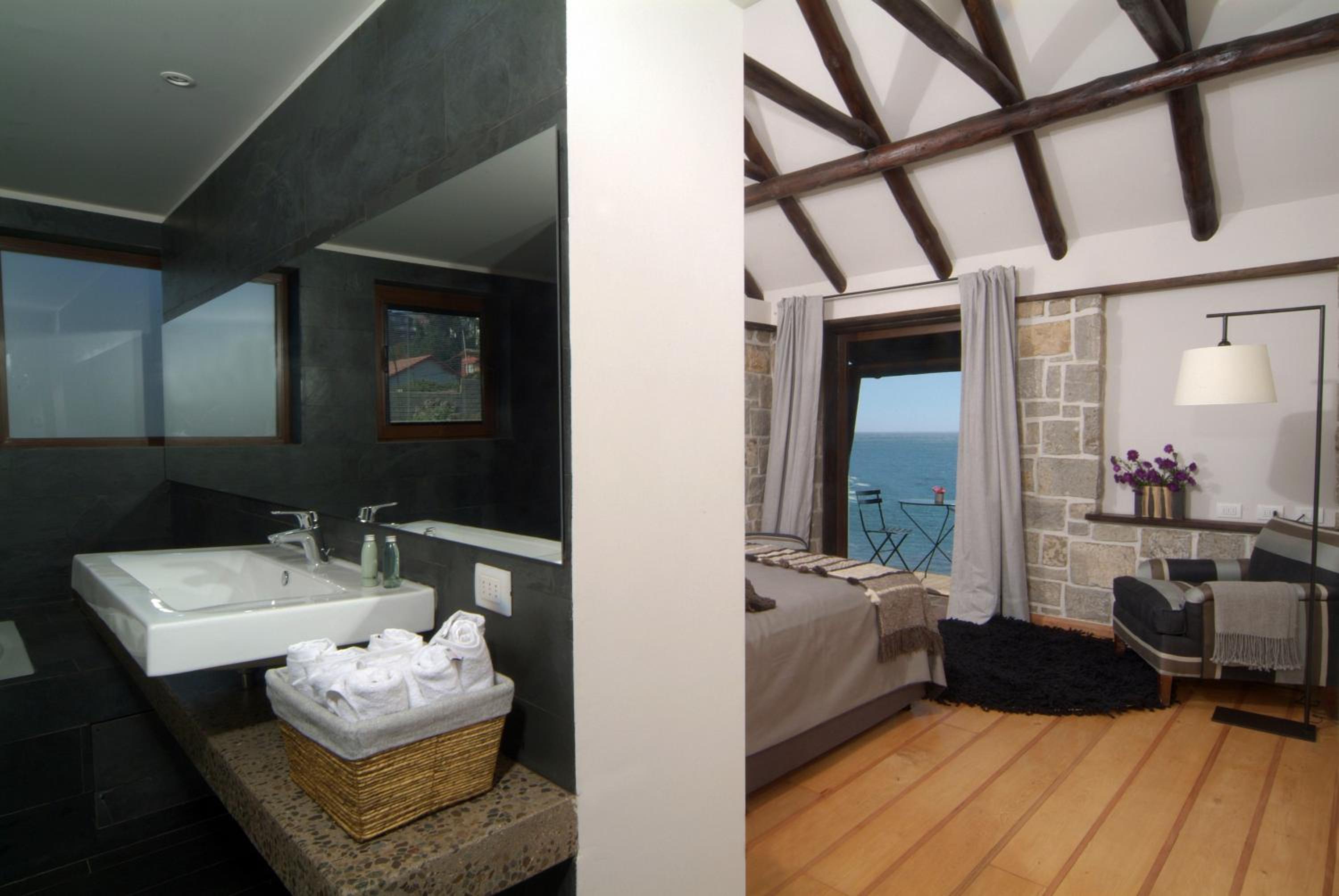 Premium Double Room with Ocean View photo 1