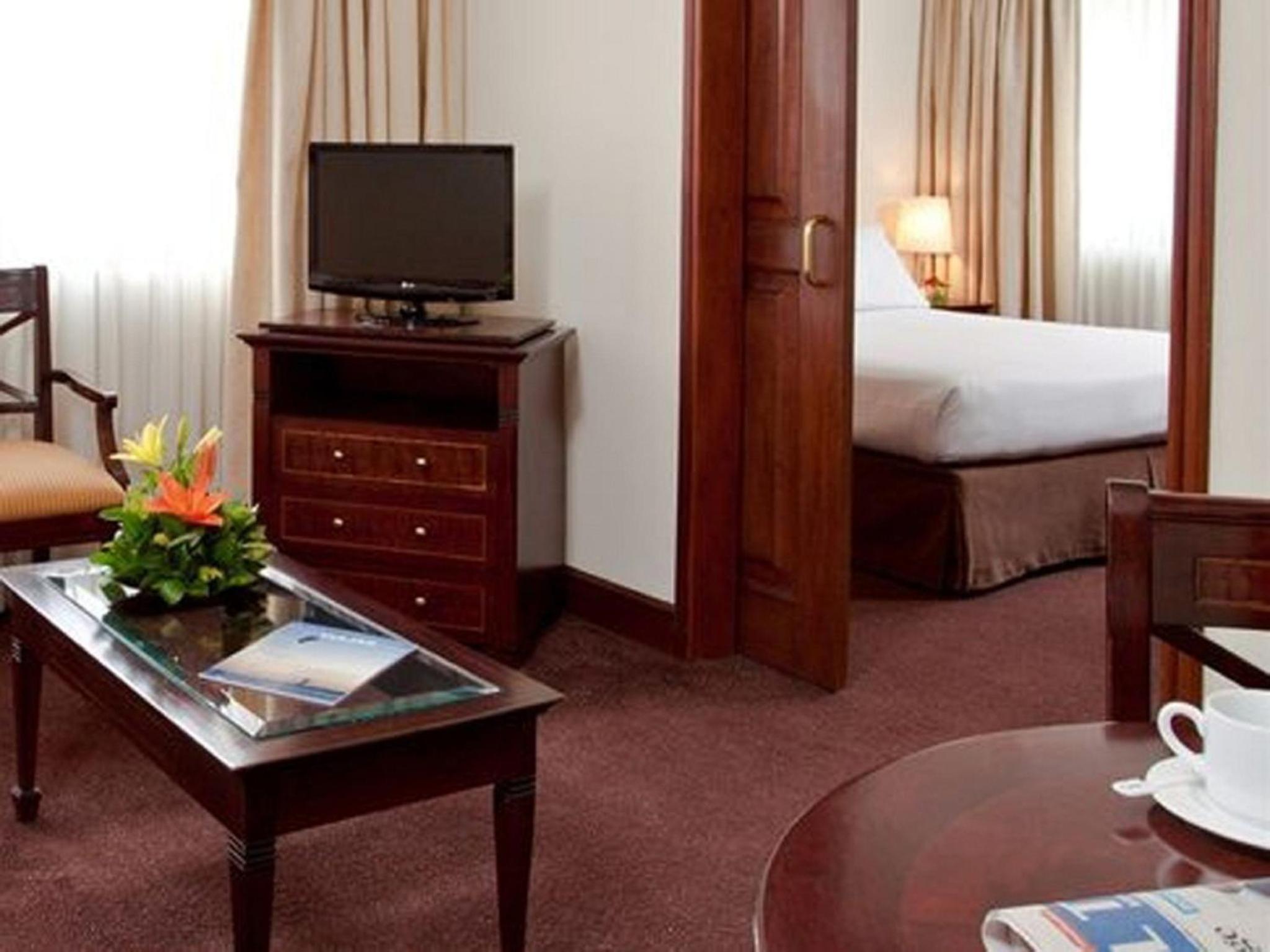 Deluxe Junior Suite - Photo 3