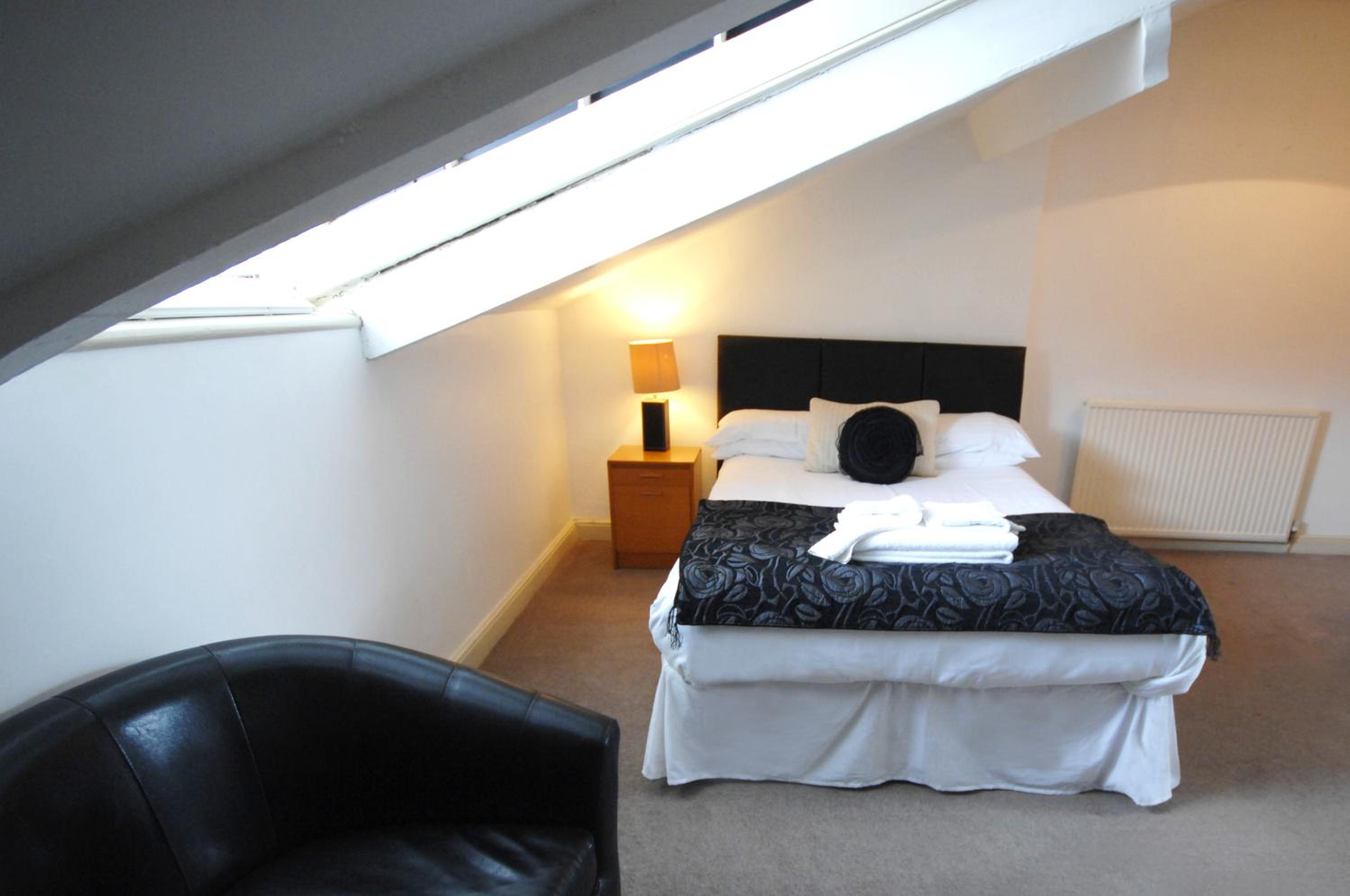 Small Double Room - Photo 1
