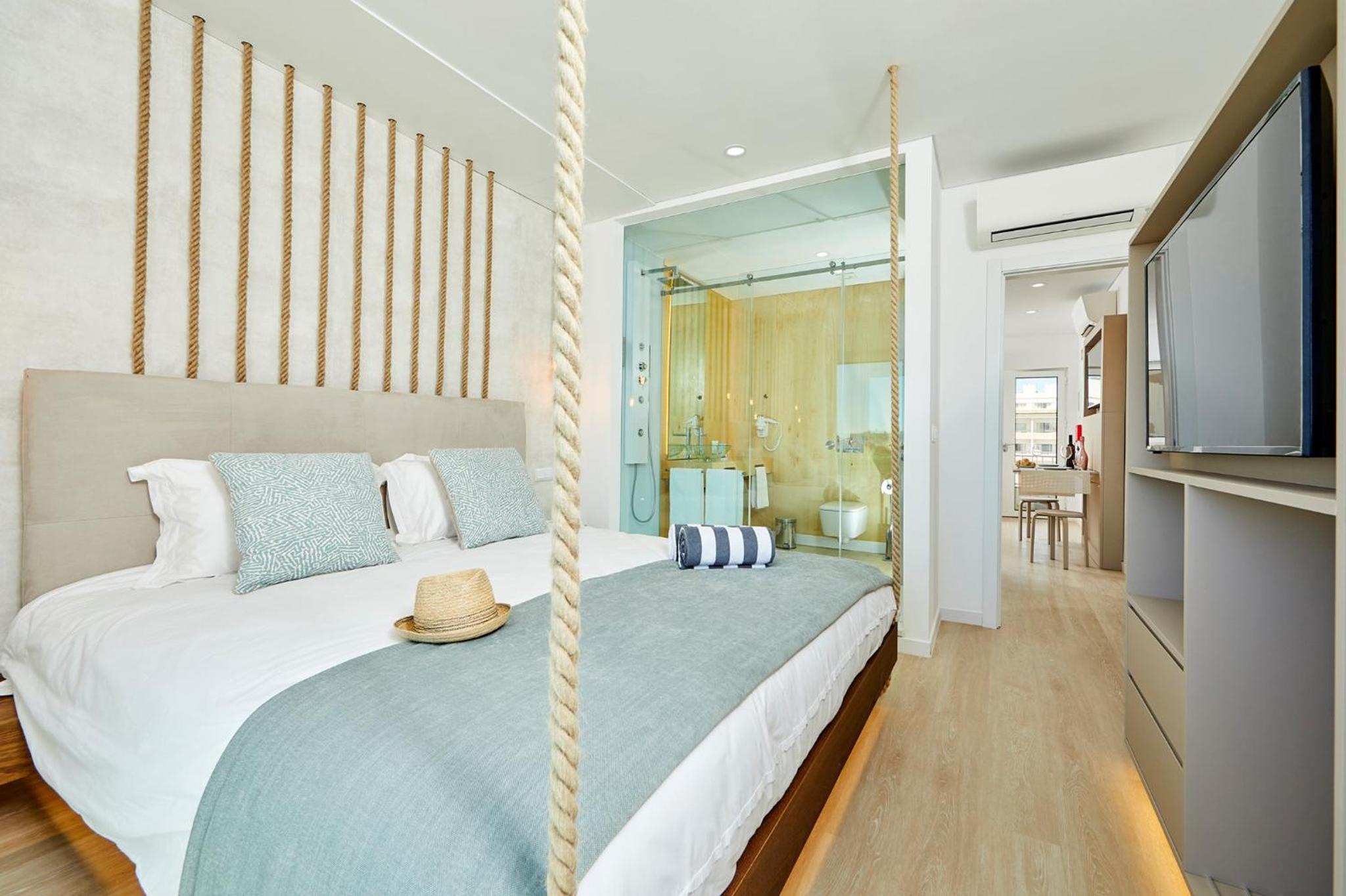 One-Bedroom Apartment - Photo 9