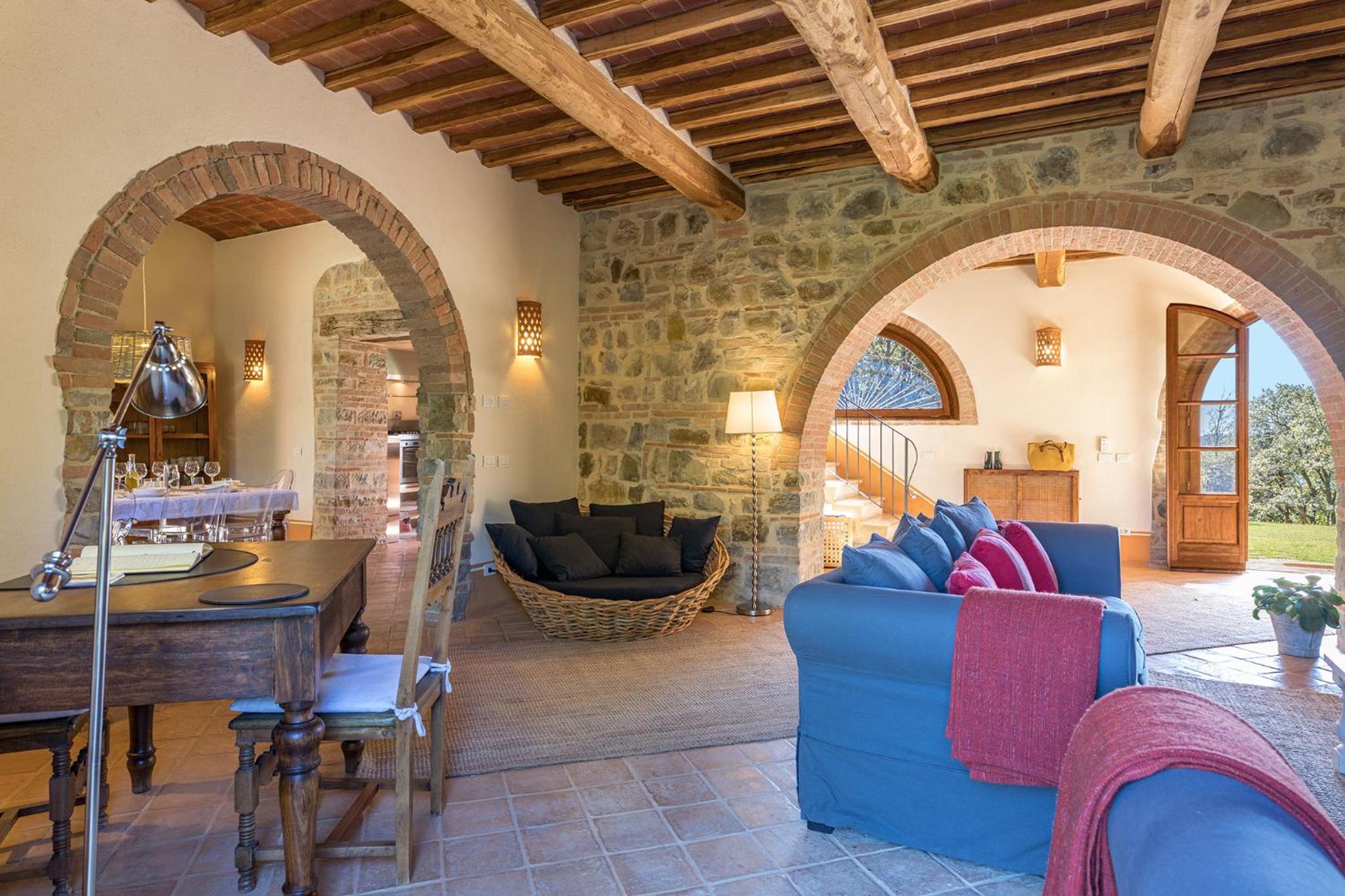 Five-Bedroom Villa on Two Floors photo 1