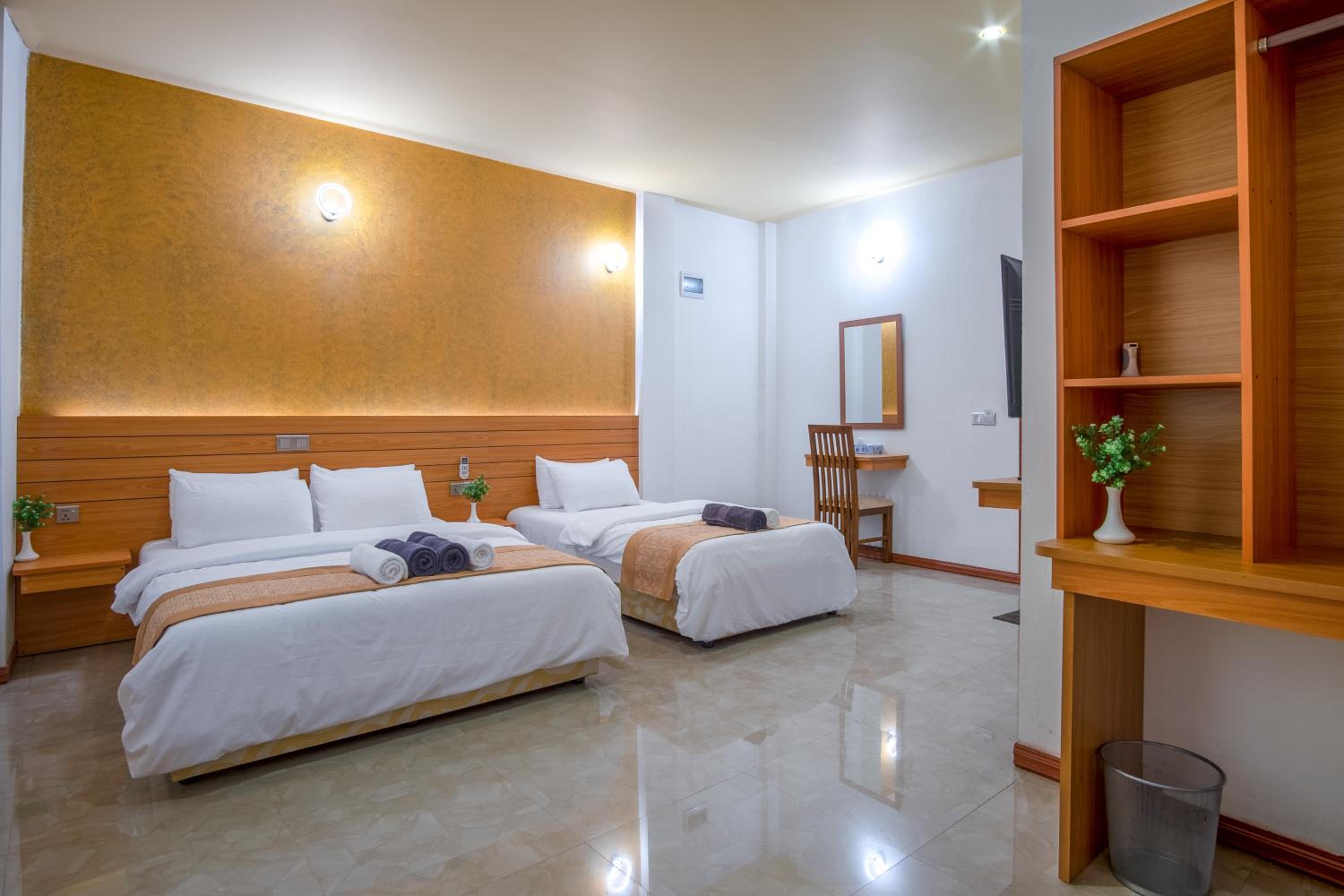 Deluxe Family Room - Photo 22