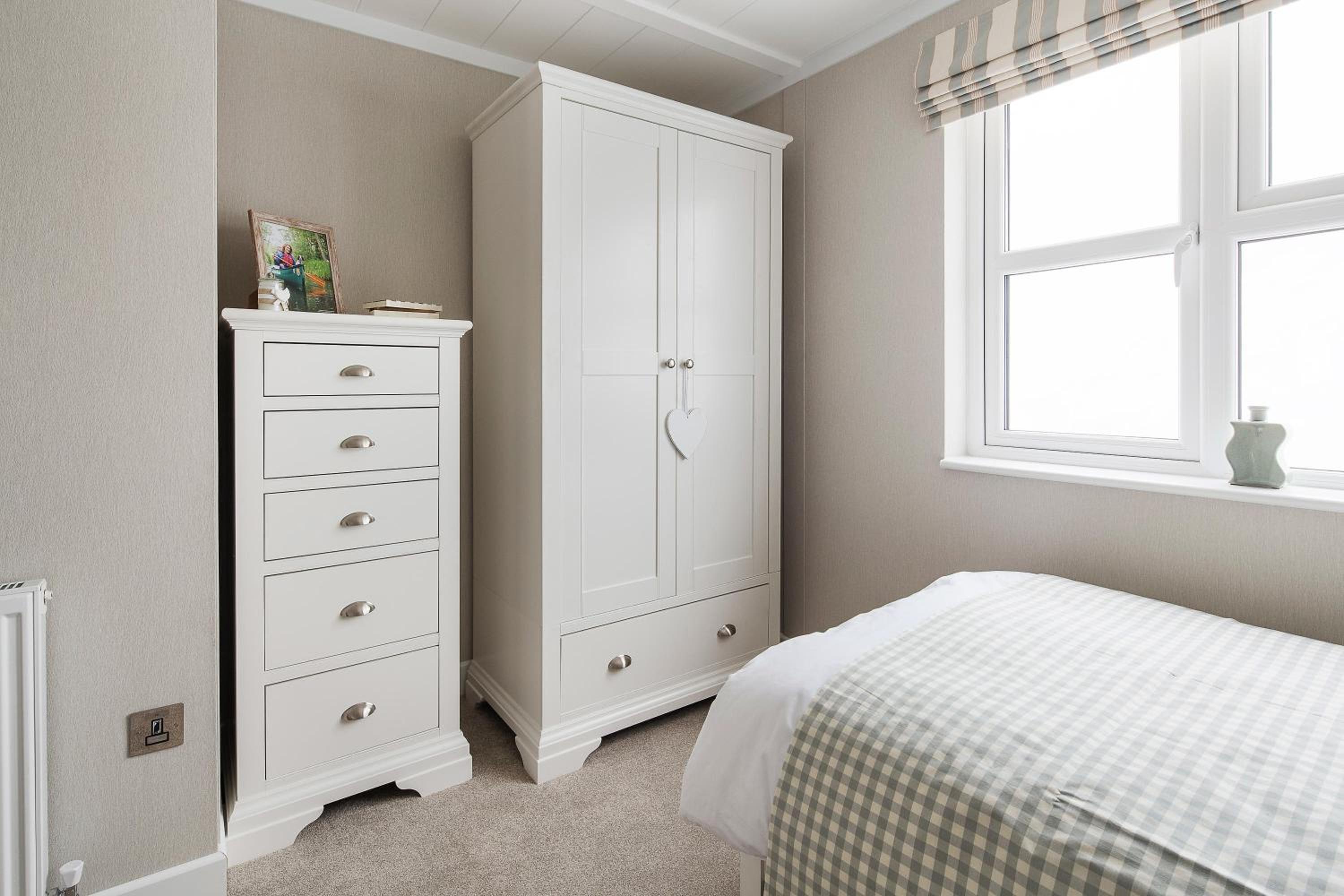 Indulgent 6 Berth Lodge 3 Bed with Roof Terrace and Hot Tub Pet Free photo 2