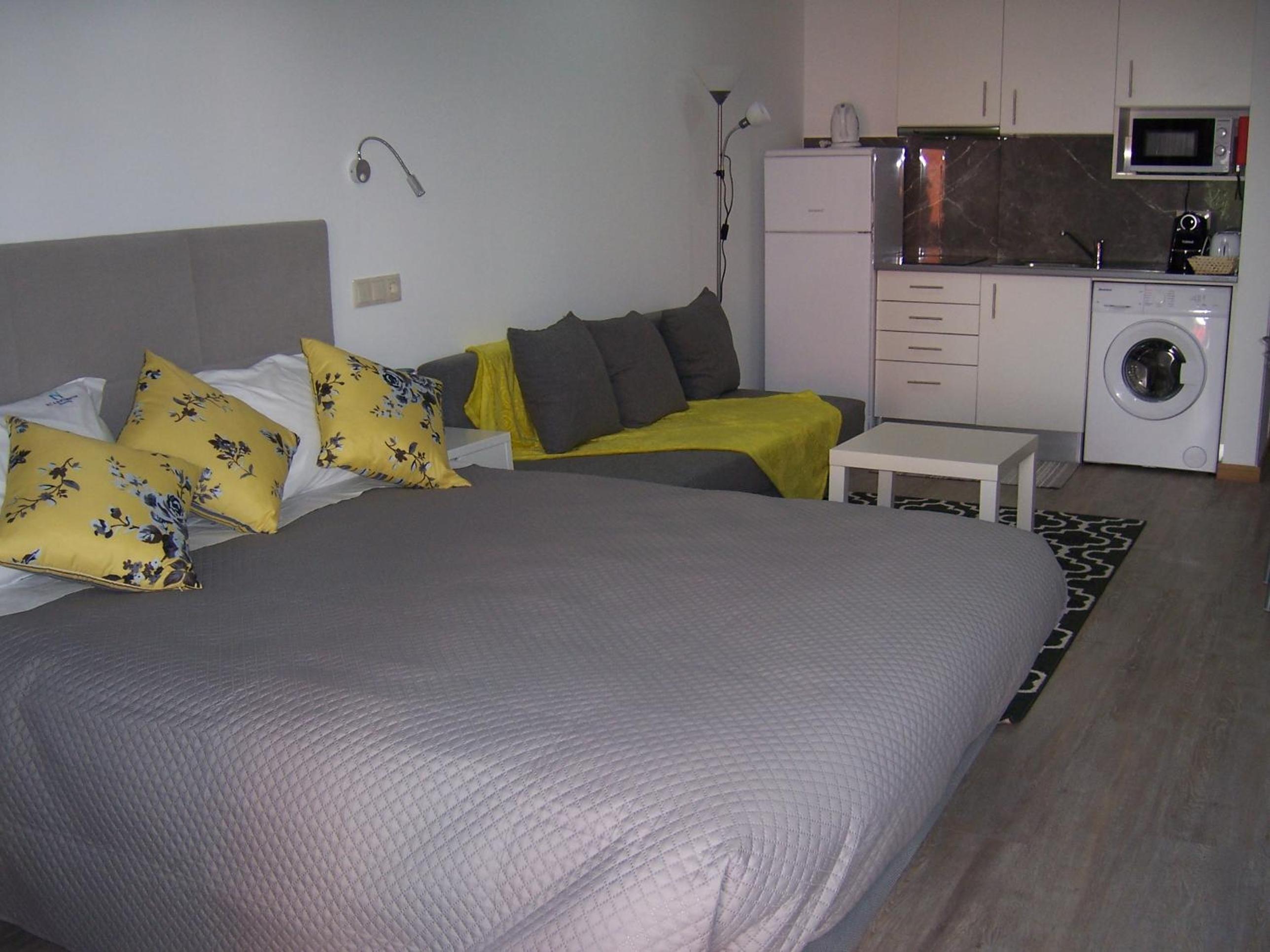 Studio Apartment photo 1
