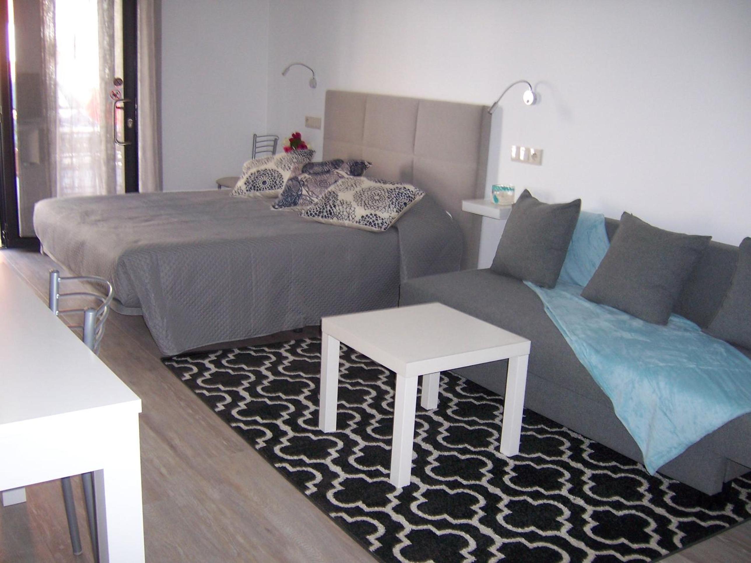 Studio Apartment photo 3