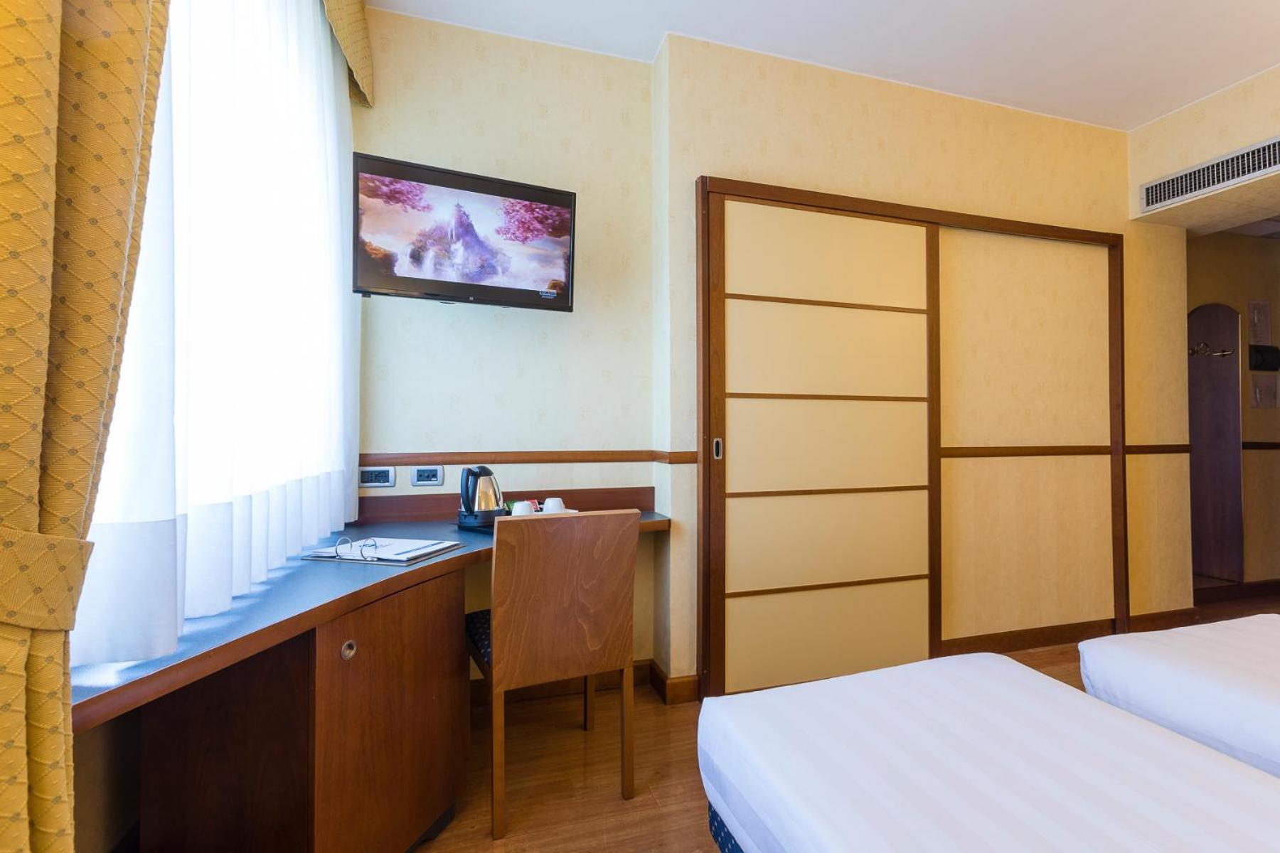 Classic Twin Room - Photo 7