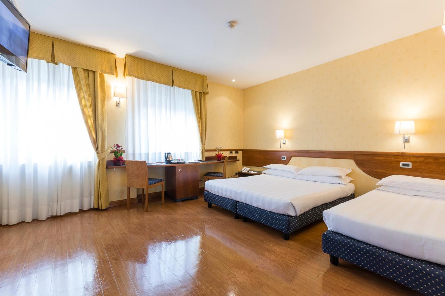 Quadruple Room - Photo 2