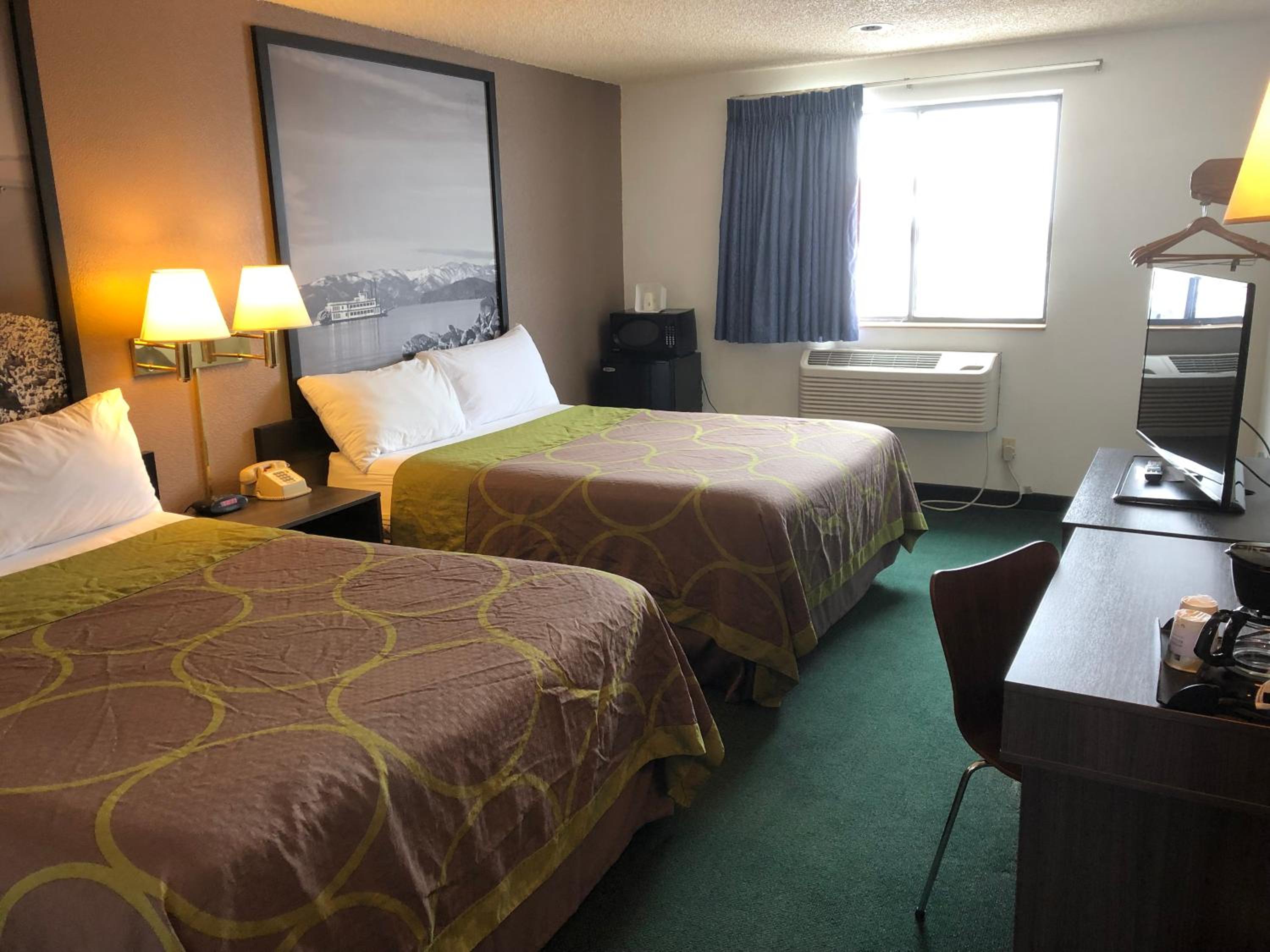 Studio Suite with Two Double Beds - Non-Smoking photo 2